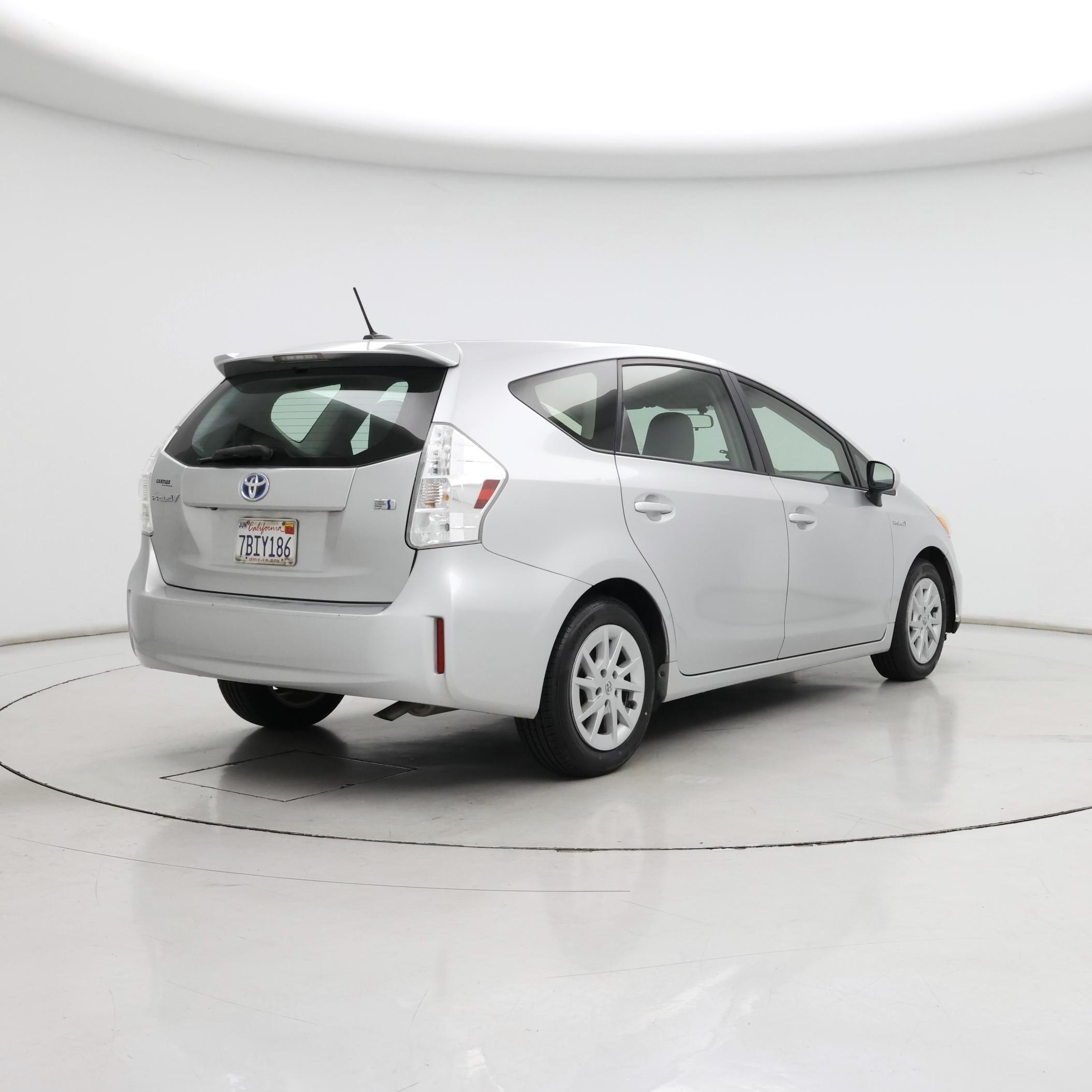 Thumbnail: 2013 Toyota Prius v - 8