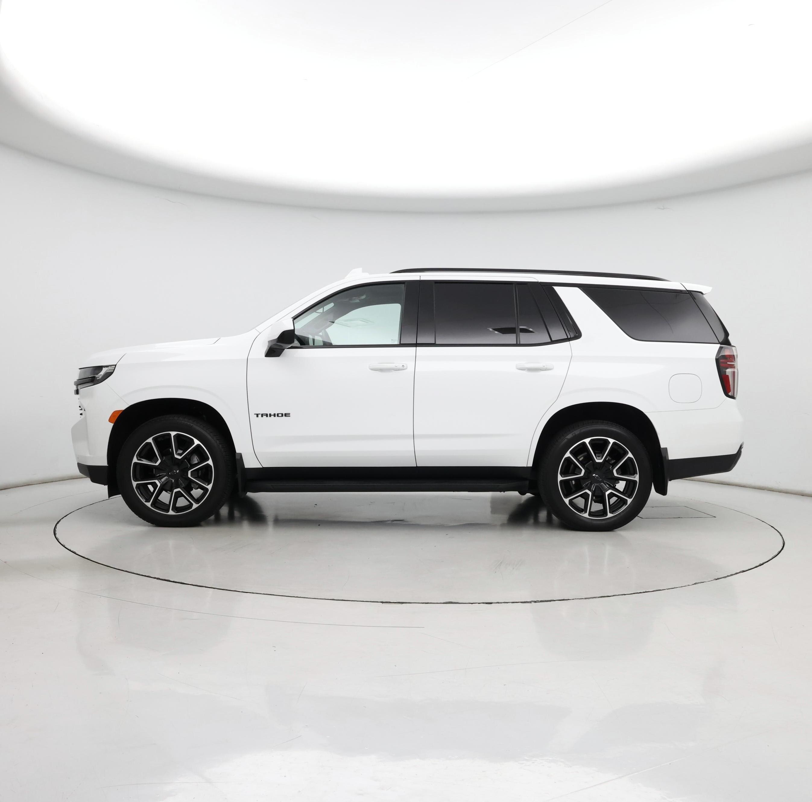 Thumbnail: 2024 Chevrolet Tahoe - 3