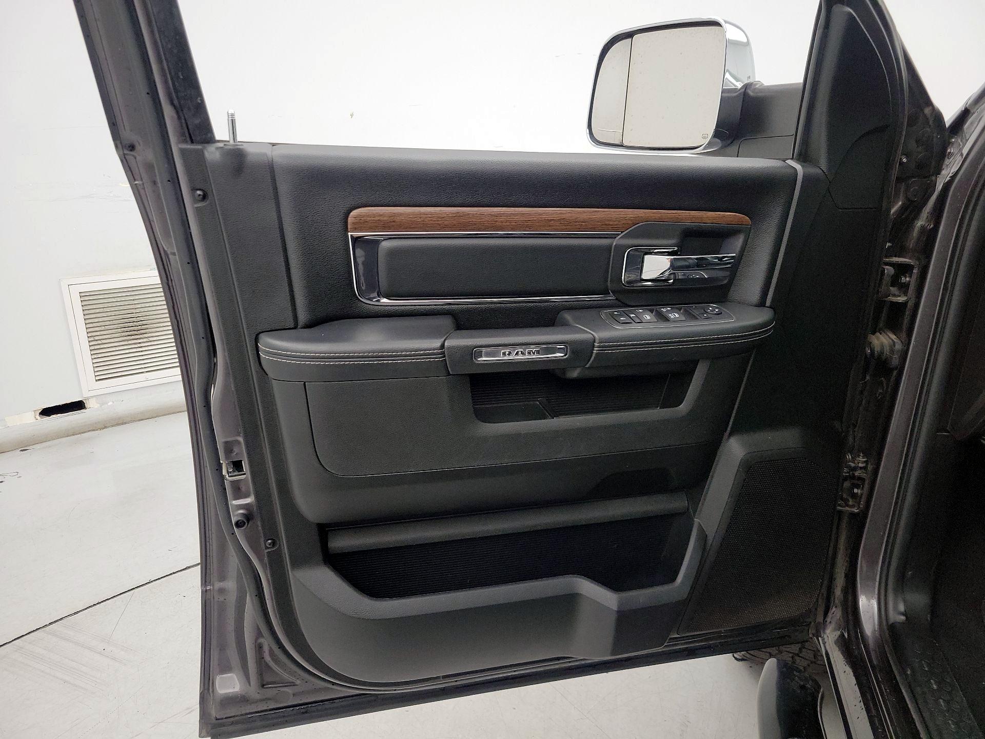 Thumbnail: 2019 RAM 1500 Classic - 12
