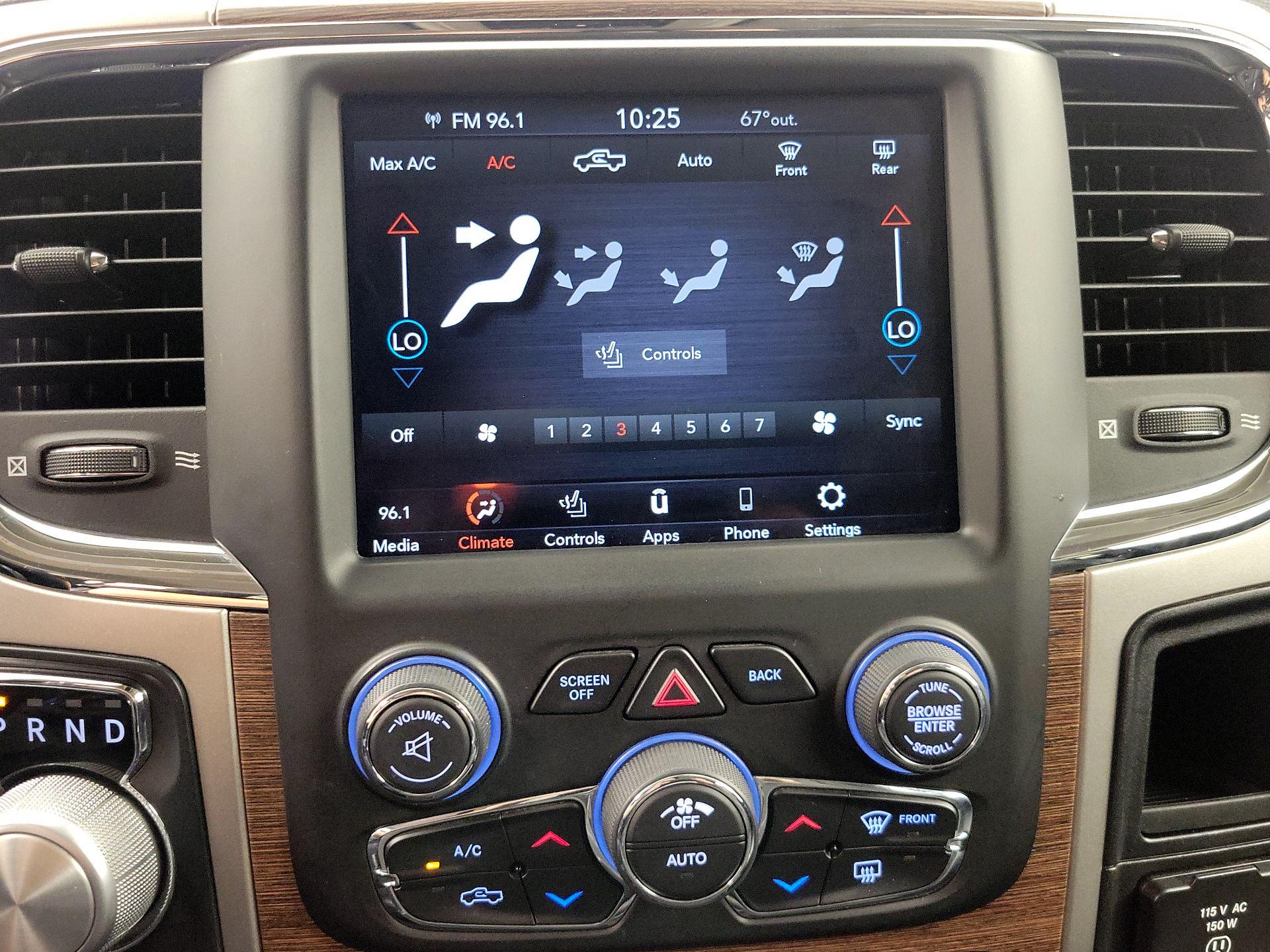 Thumbnail: 2019 RAM 1500 Classic - 16
