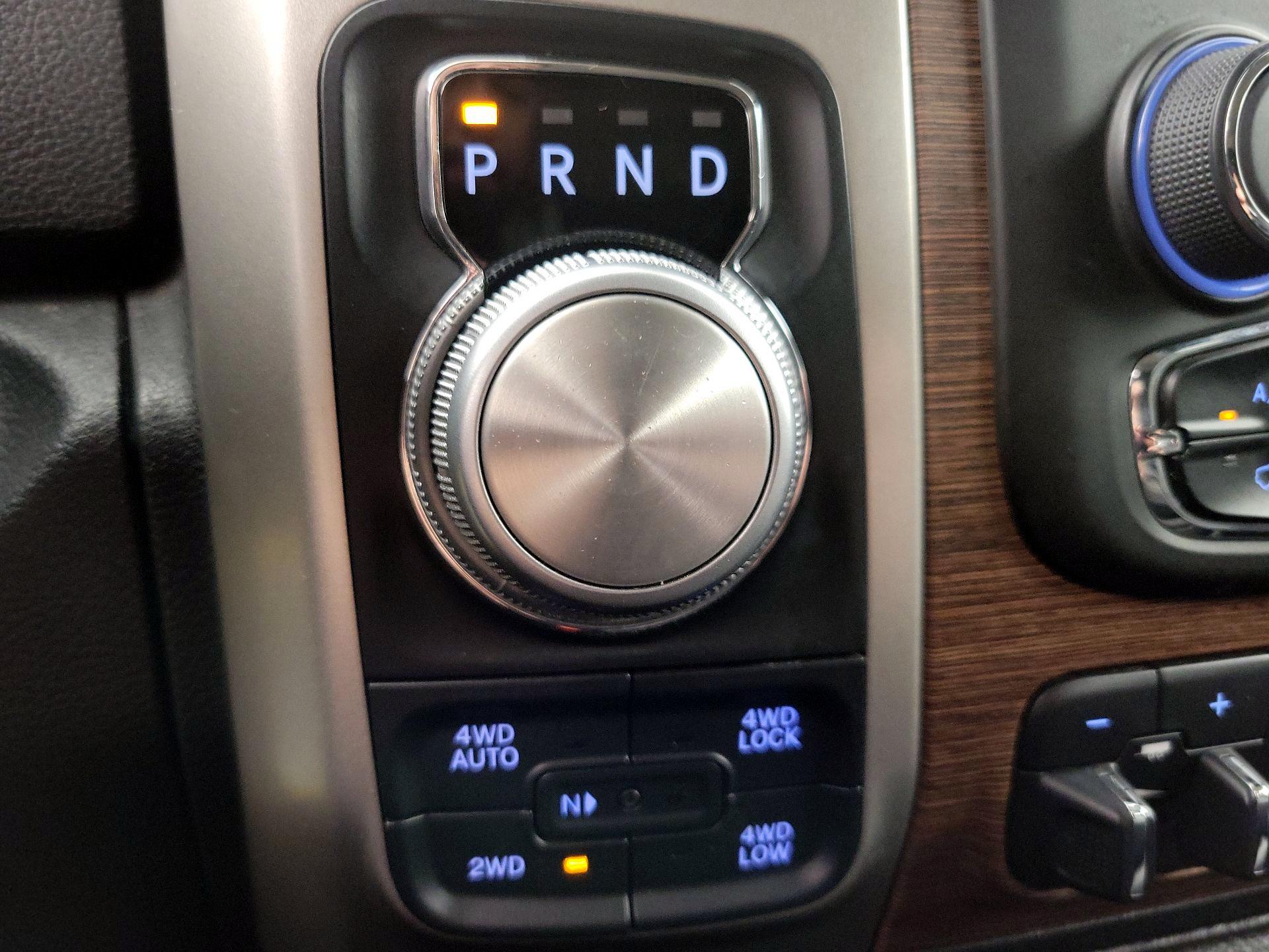 Thumbnail: 2019 RAM 1500 Classic - 17