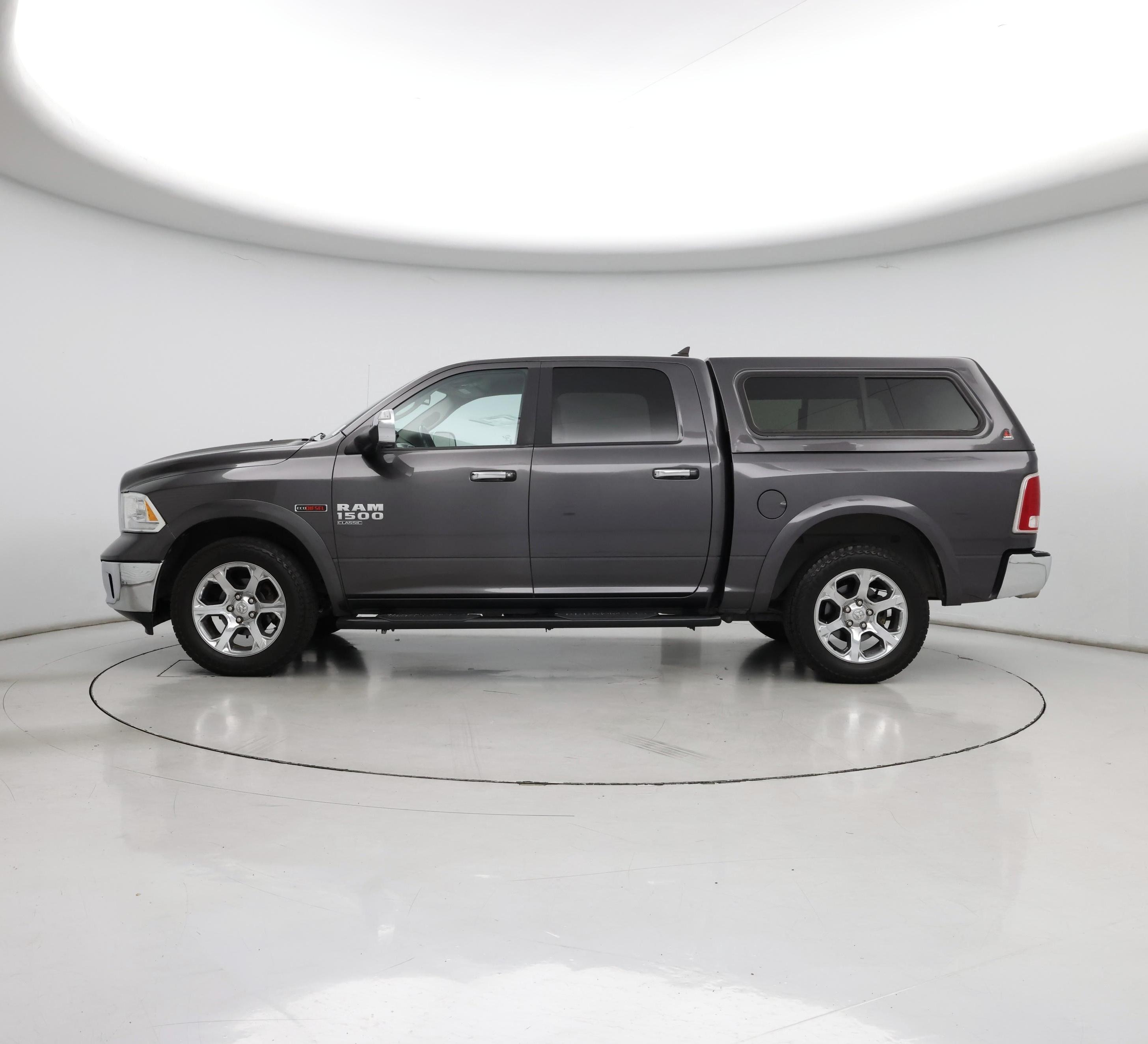 Thumbnail: 2019 RAM 1500 Classic - 3