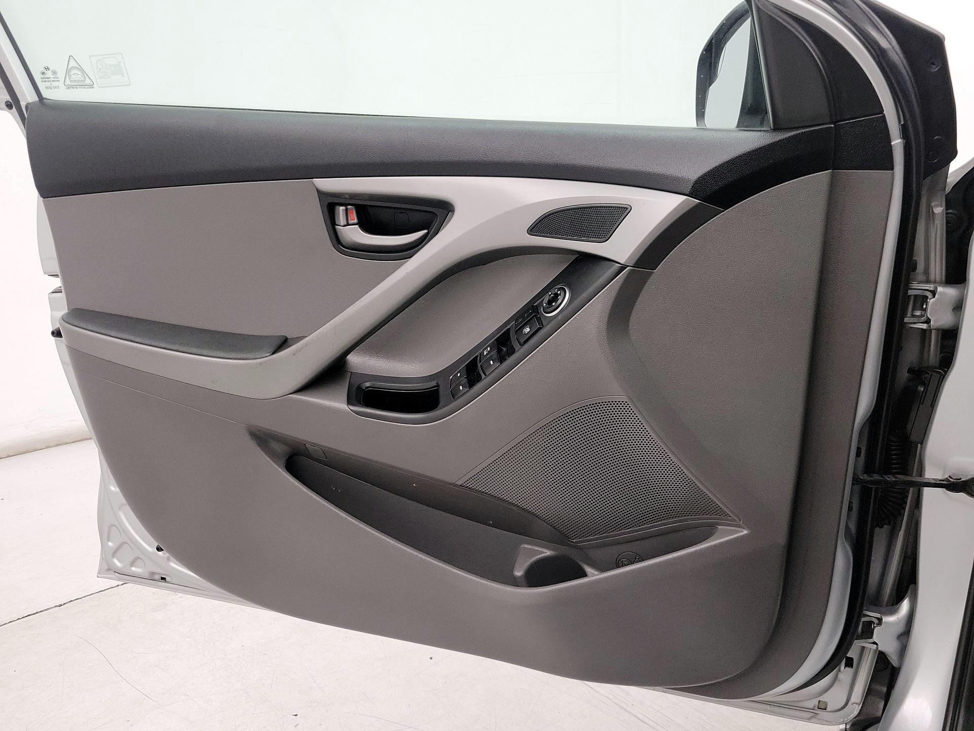Thumbnail: 2014 Hyundai Elantra - 12