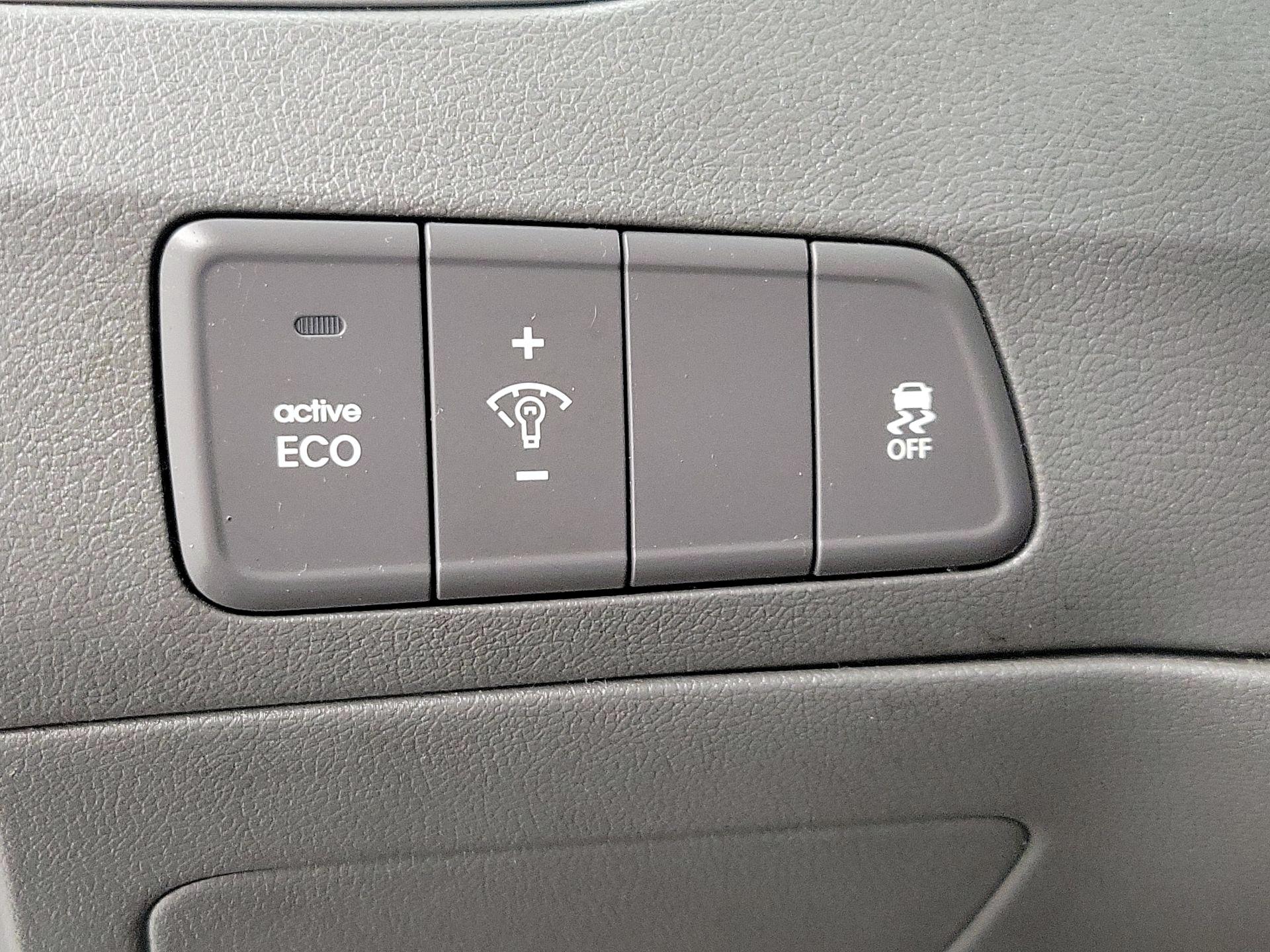 Thumbnail: 2014 Hyundai Elantra - 13