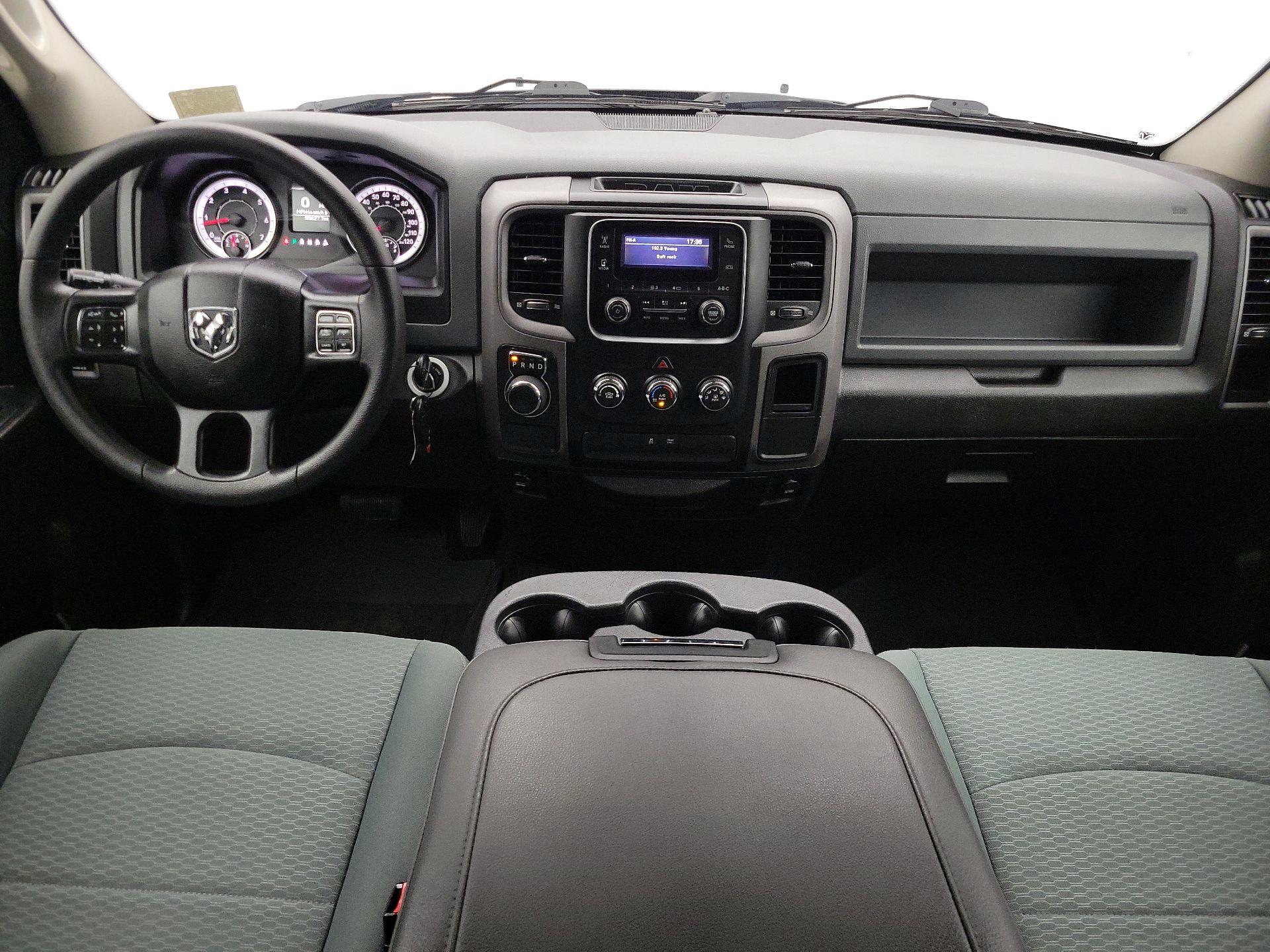 Thumbnail: 2019 RAM 1500 Classic - 9