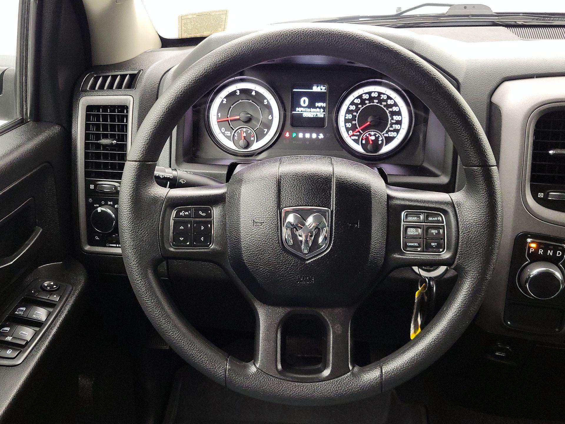 Thumbnail: 2019 RAM 1500 Classic - 10