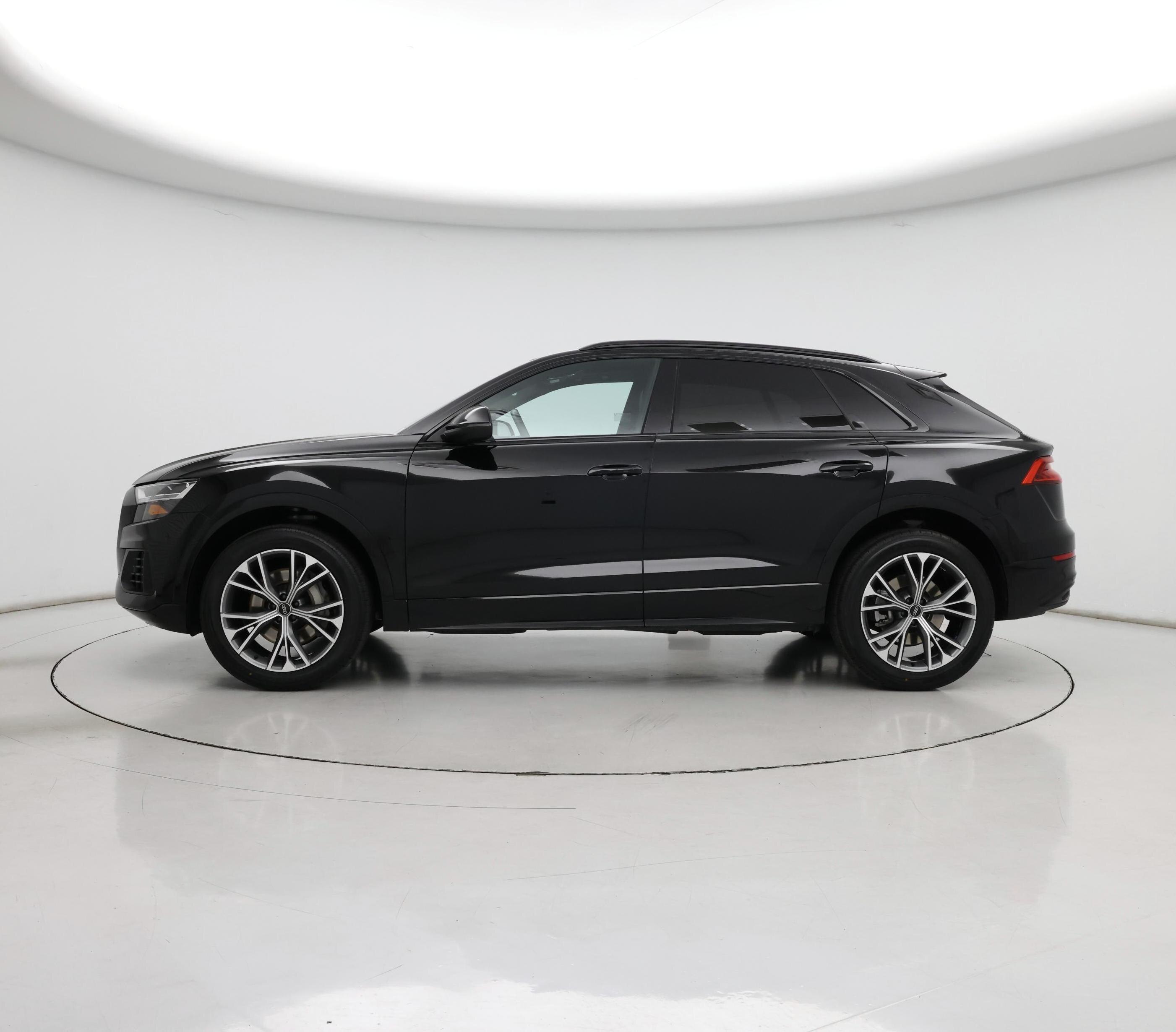Thumbnail: 2021 Audi Q8 - 3