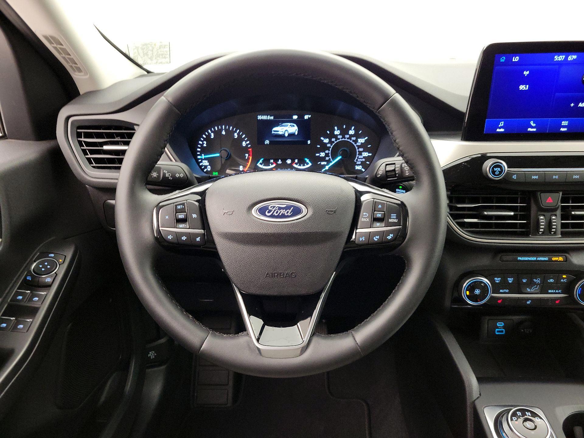 Thumbnail: 2022 Ford Escape - 10