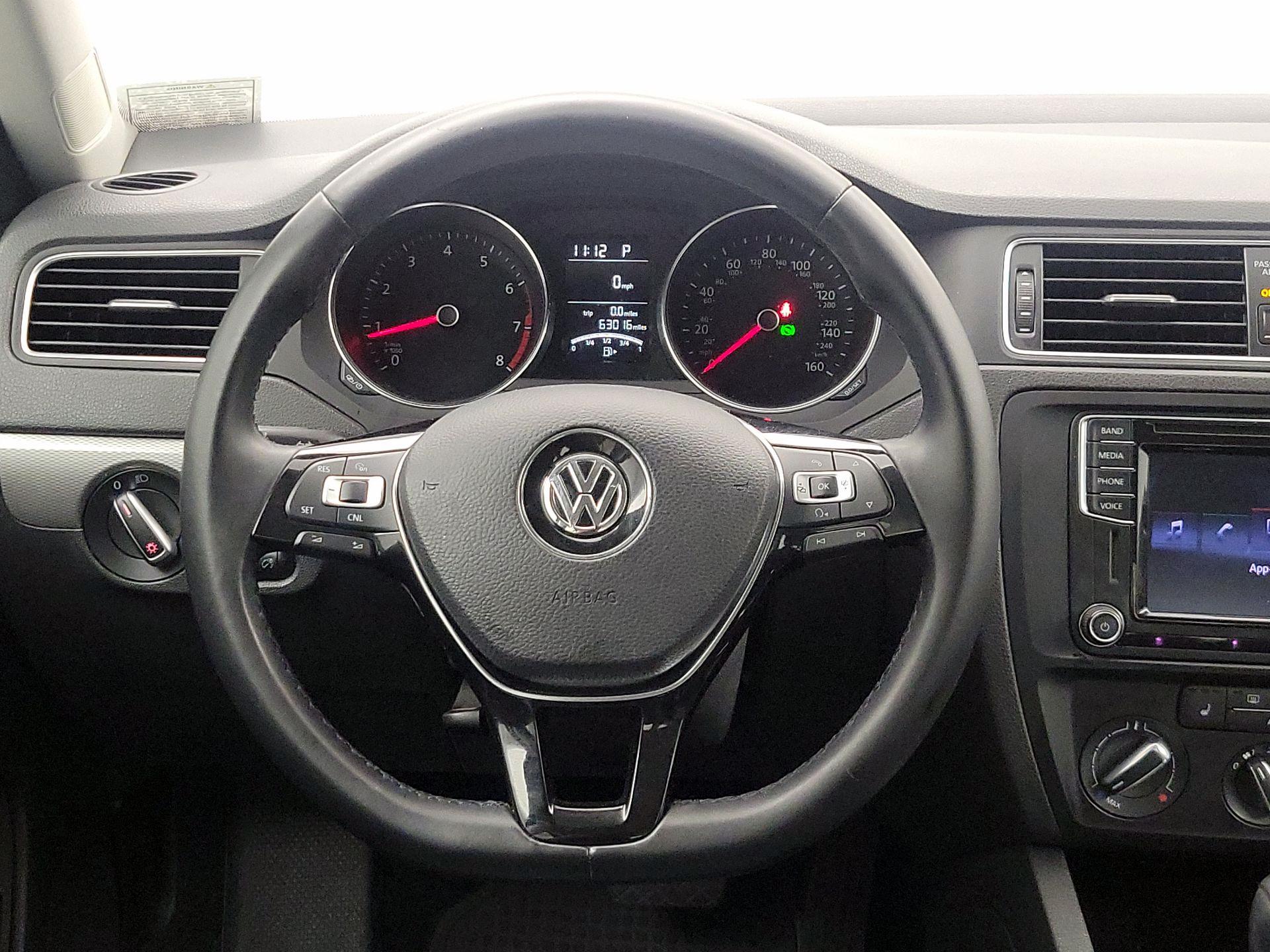 Thumbnail: 2016 Volkswagen Jetta - 10
