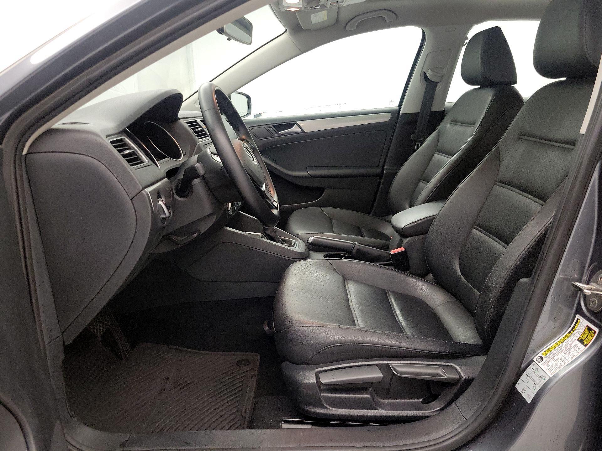 Thumbnail: 2016 Volkswagen Jetta - 11