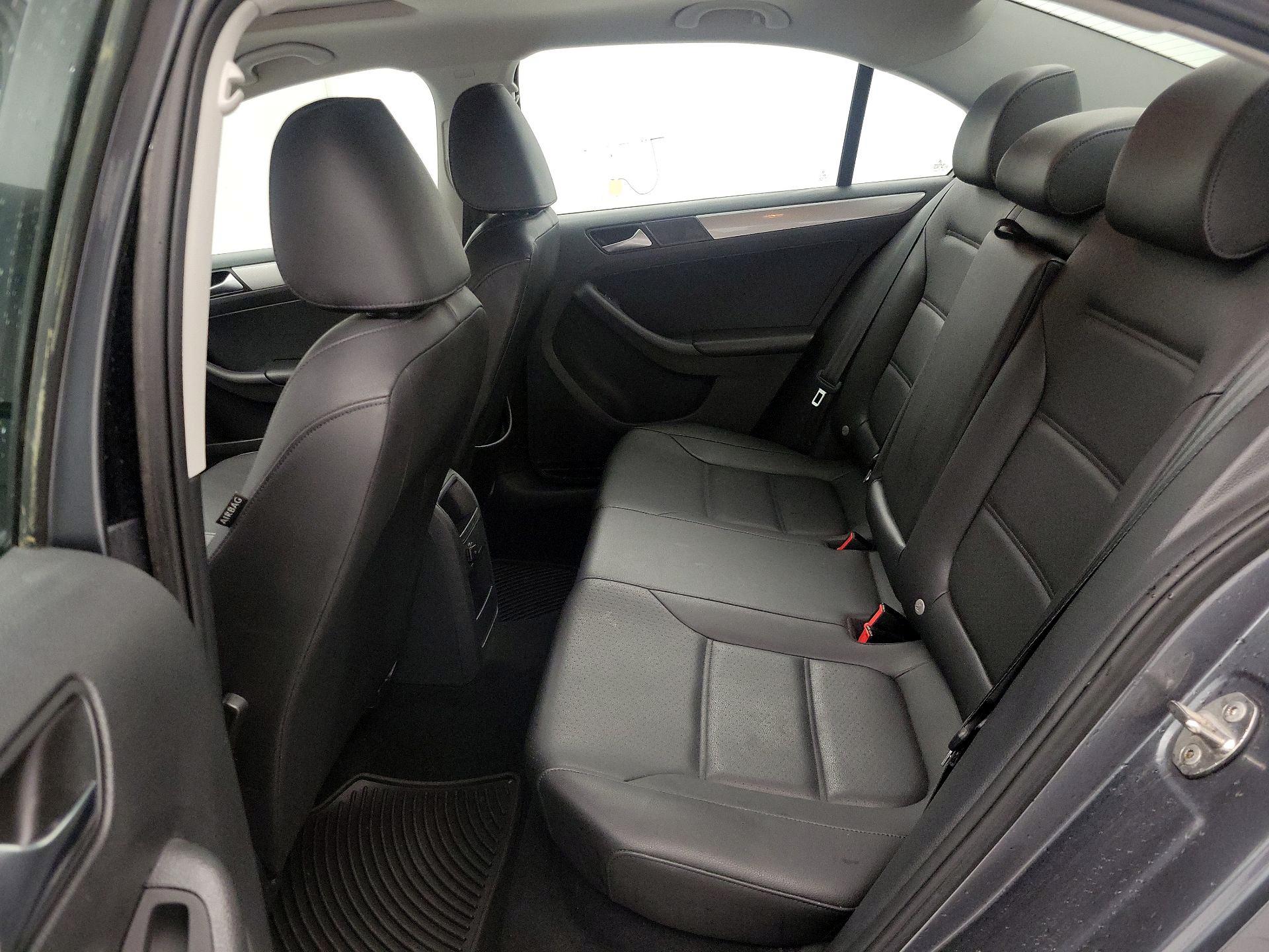 Thumbnail: 2016 Volkswagen Jetta - 20