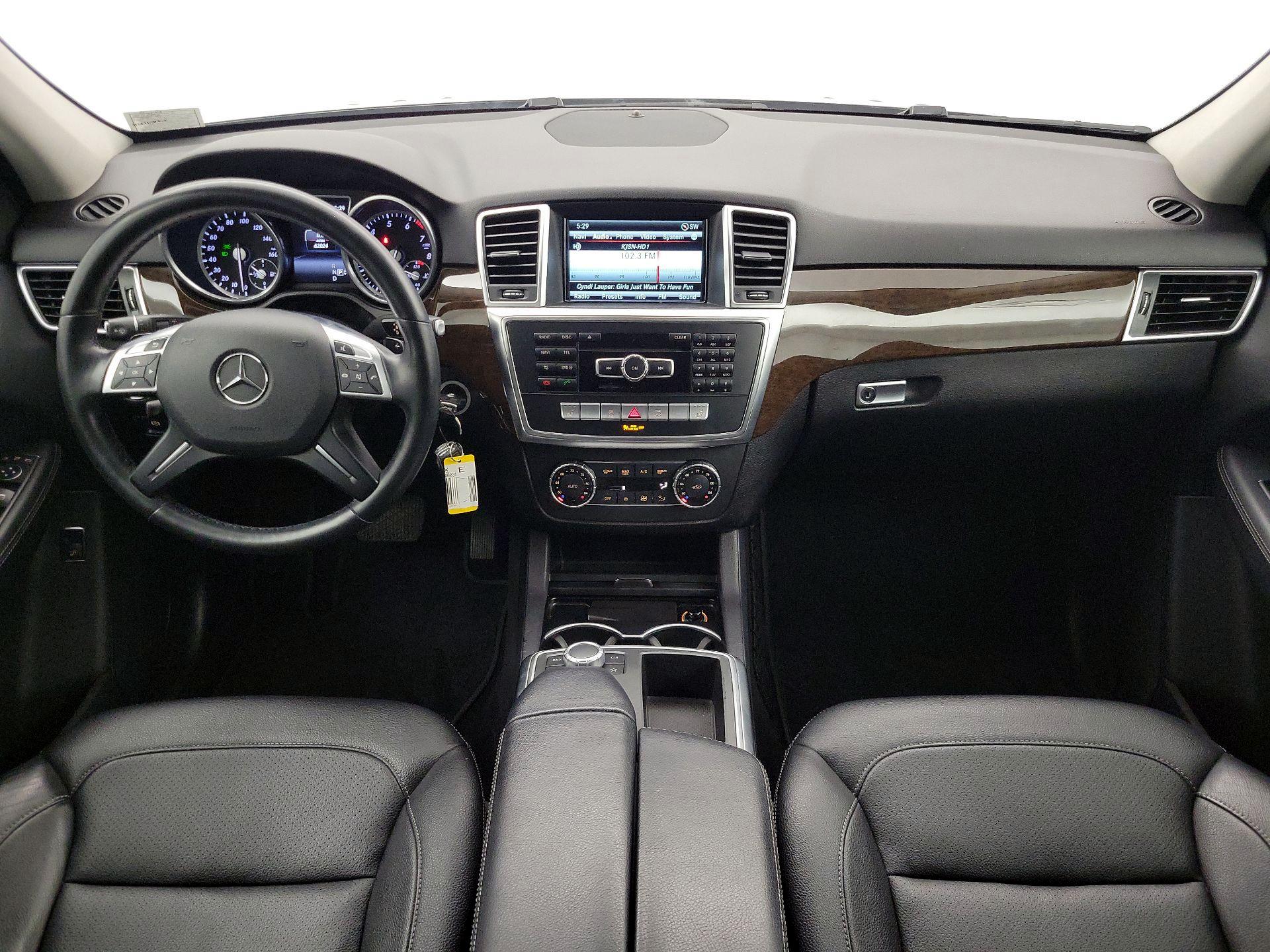 Thumbnail: 2015 Mercedes-Benz M-Class - 9