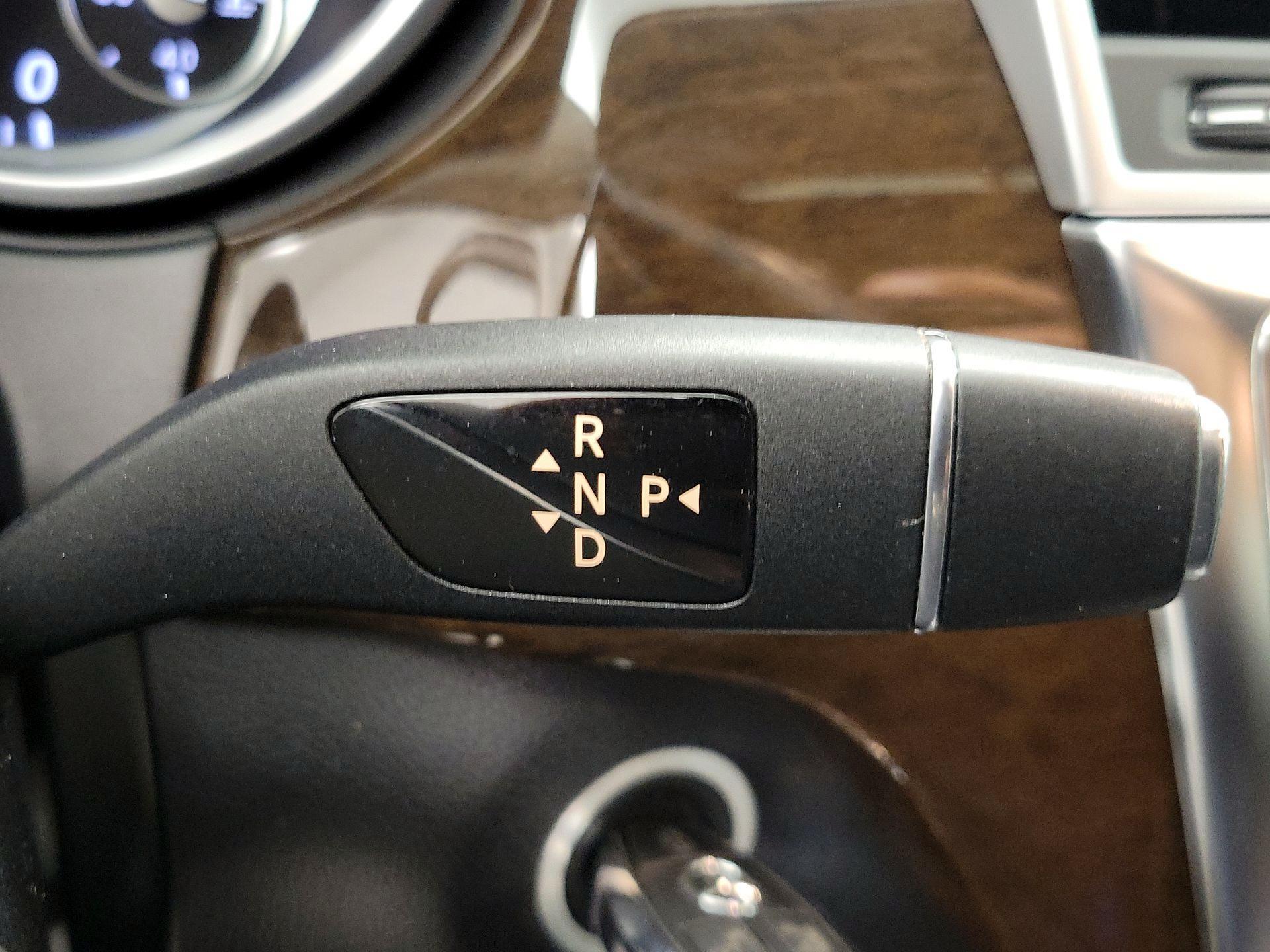 Thumbnail: 2015 Mercedes-Benz M-Class - 18