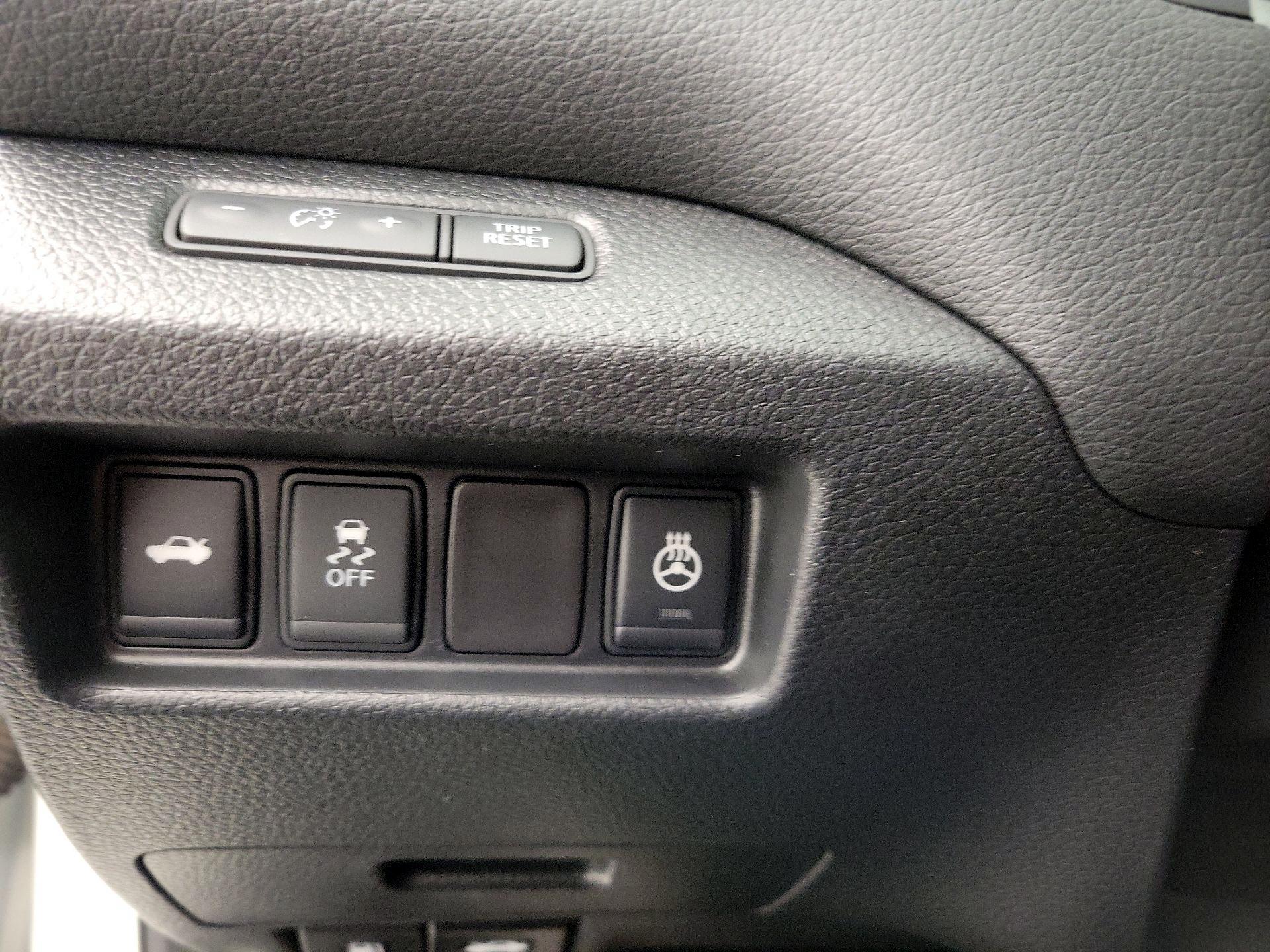 Thumbnail: 2016 Nissan Altima - 13