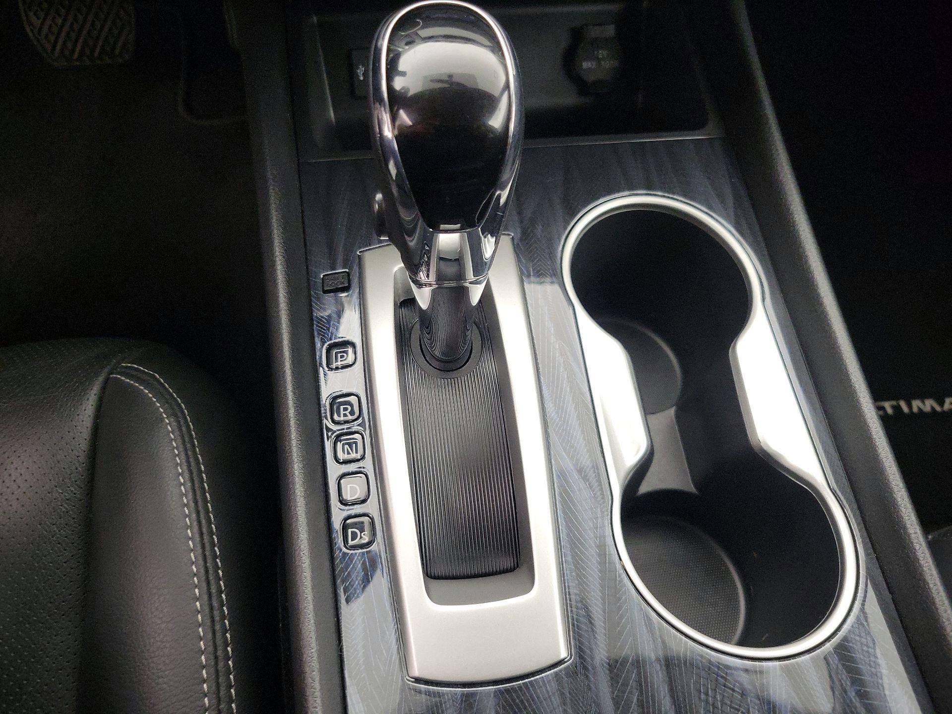 Thumbnail: 2016 Nissan Altima - 18