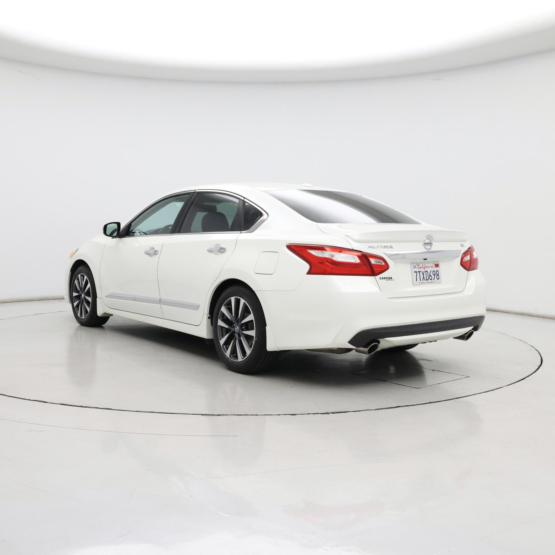 Thumbnail: 2016 Nissan Altima - 2
