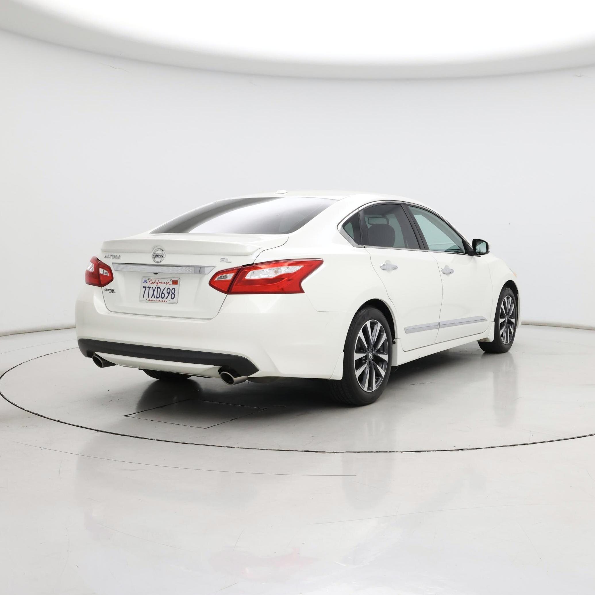 Thumbnail: 2016 Nissan Altima - 8