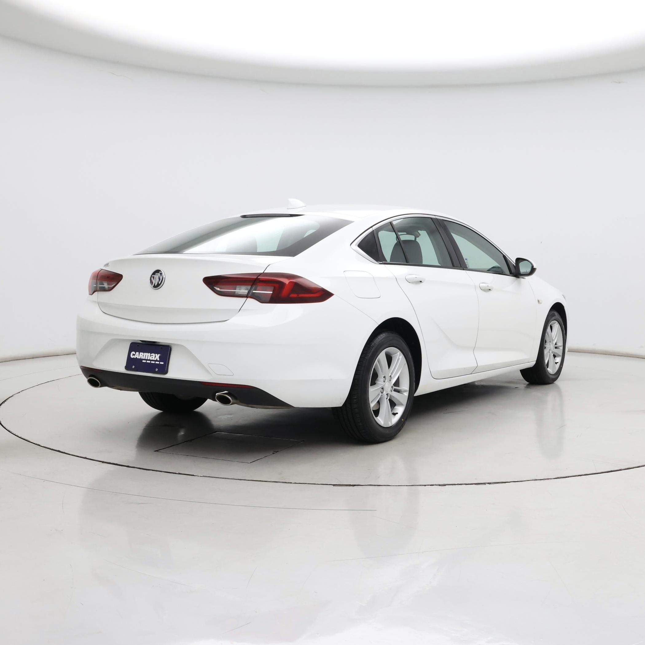Thumbnail: 2018 Buick Regal - 8