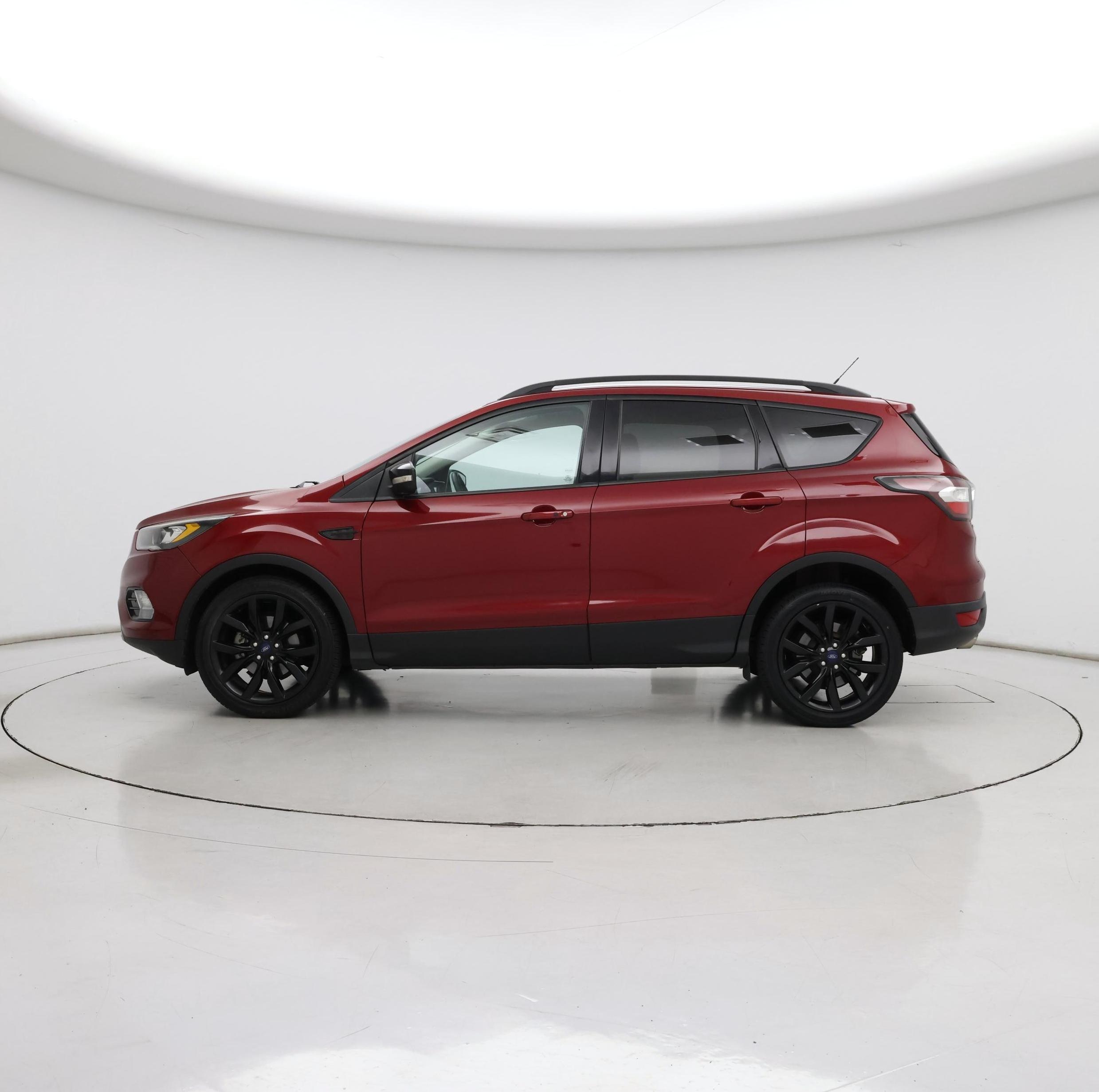 Thumbnail: 2017 Ford Escape - 3