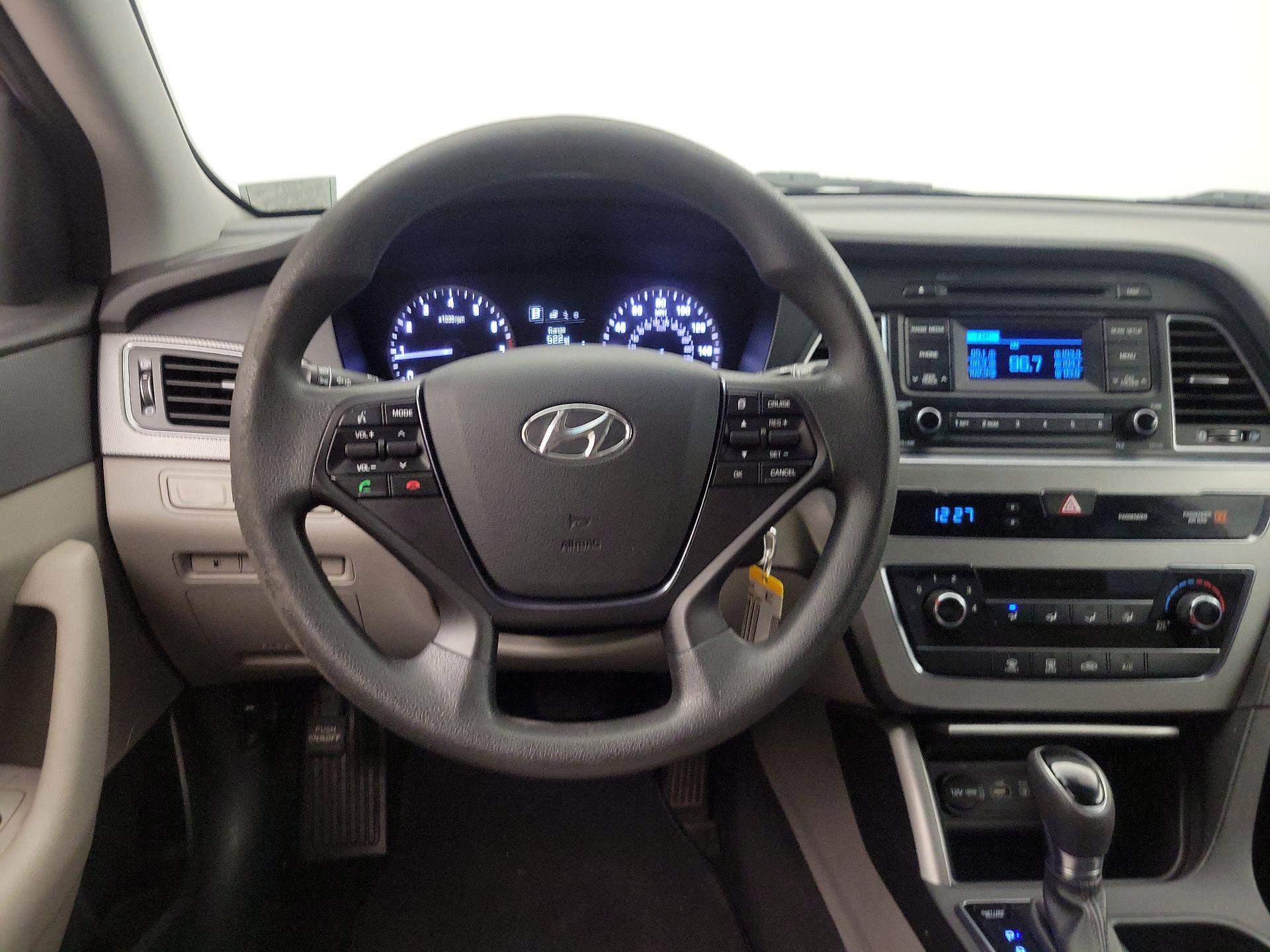 Thumbnail: 2015 Hyundai Sonata - 10