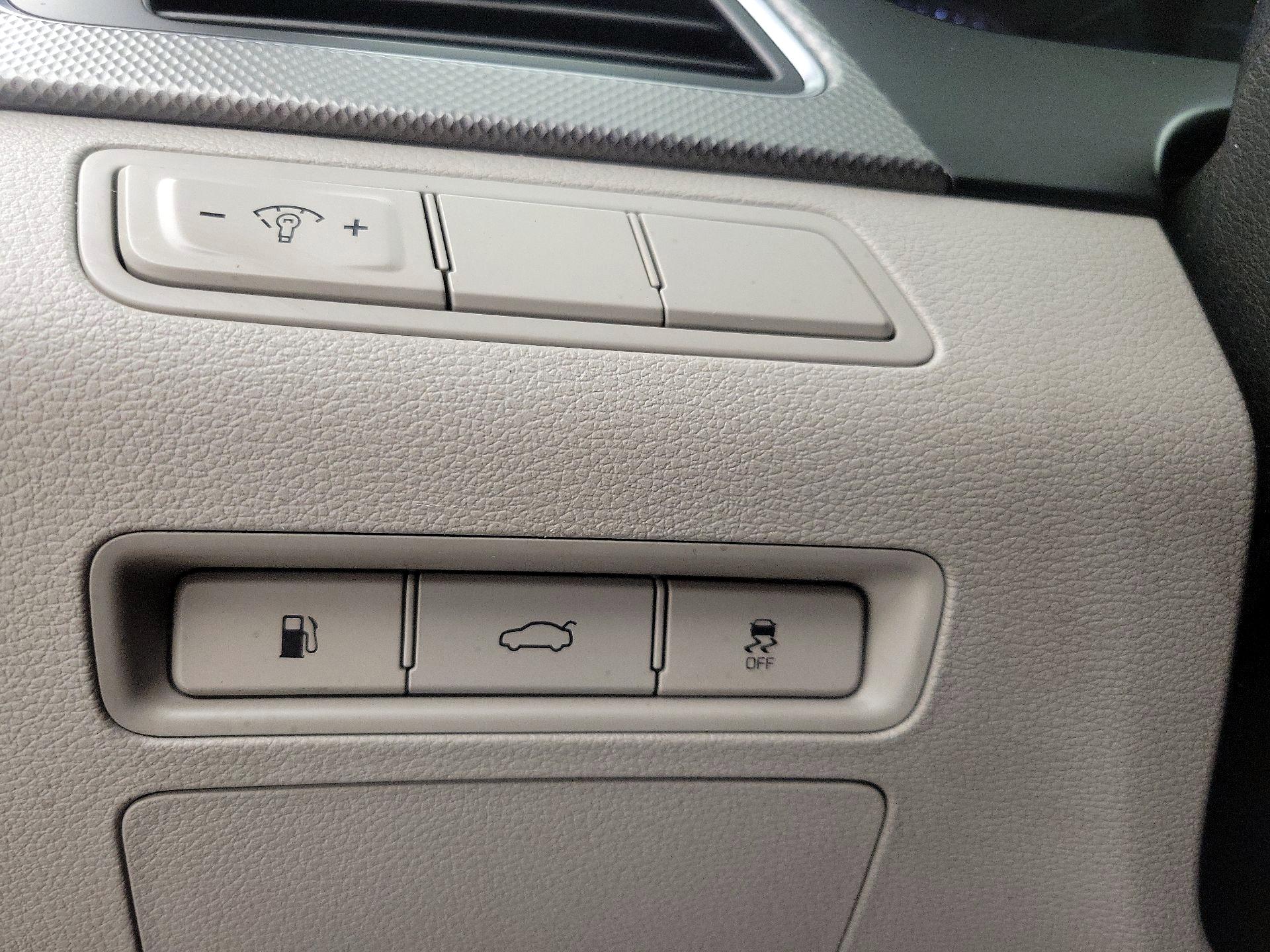 Thumbnail: 2015 Hyundai Sonata - 13