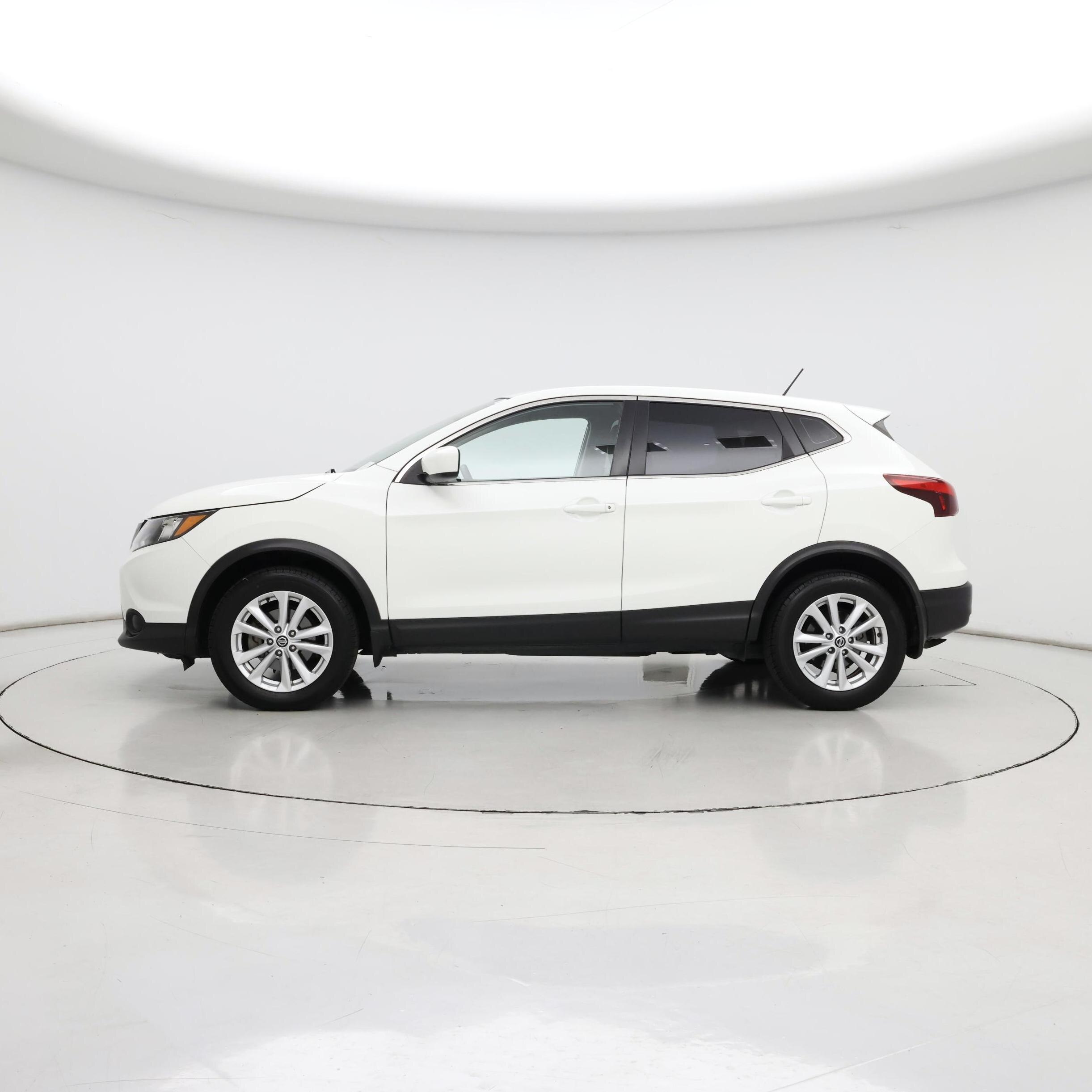 Thumbnail: 2019 Nissan Rogue Sport - 3