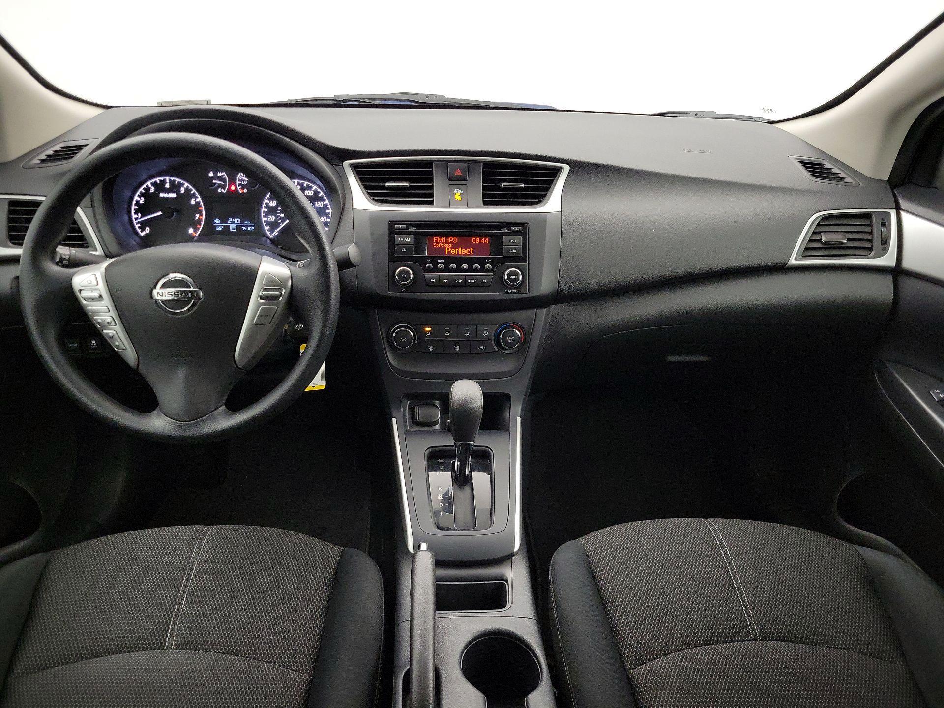 Thumbnail: 2017 Nissan Sentra - 9