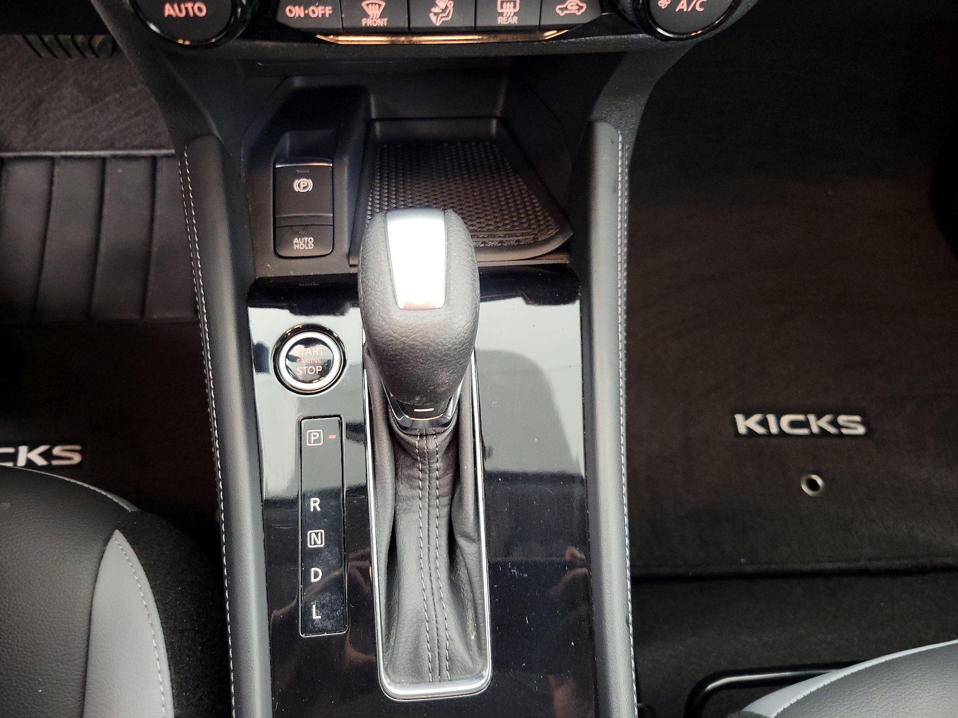 Thumbnail: 2023 Nissan Kicks - 17