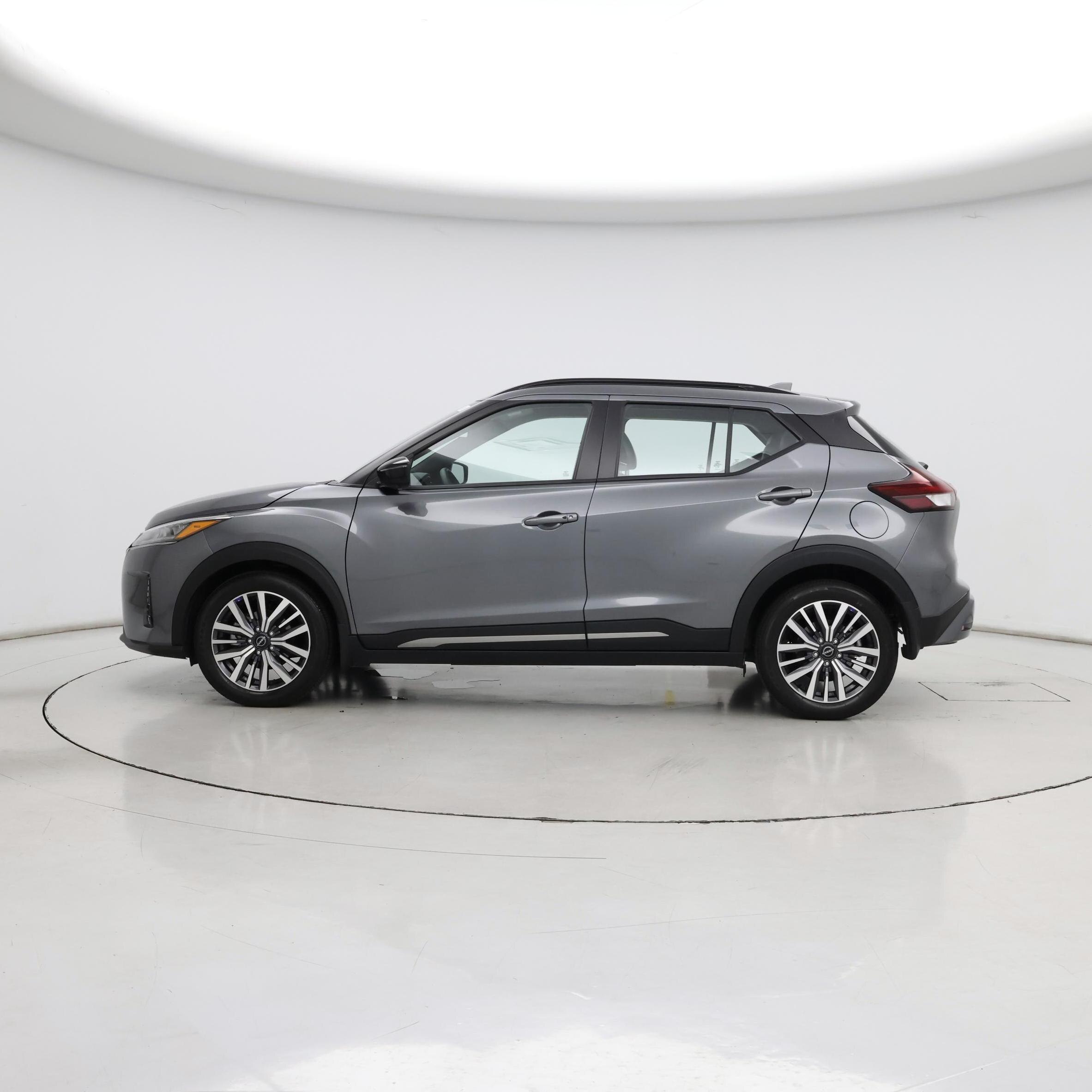 Thumbnail: 2023 Nissan Kicks - 3