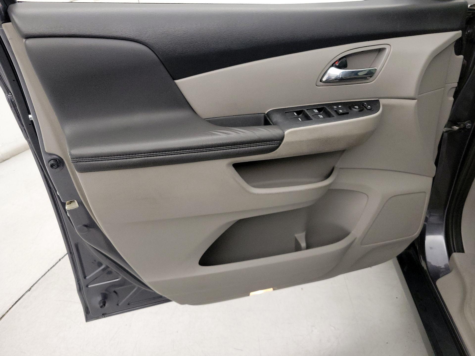 Thumbnail: 2017 Honda Odyssey - 12