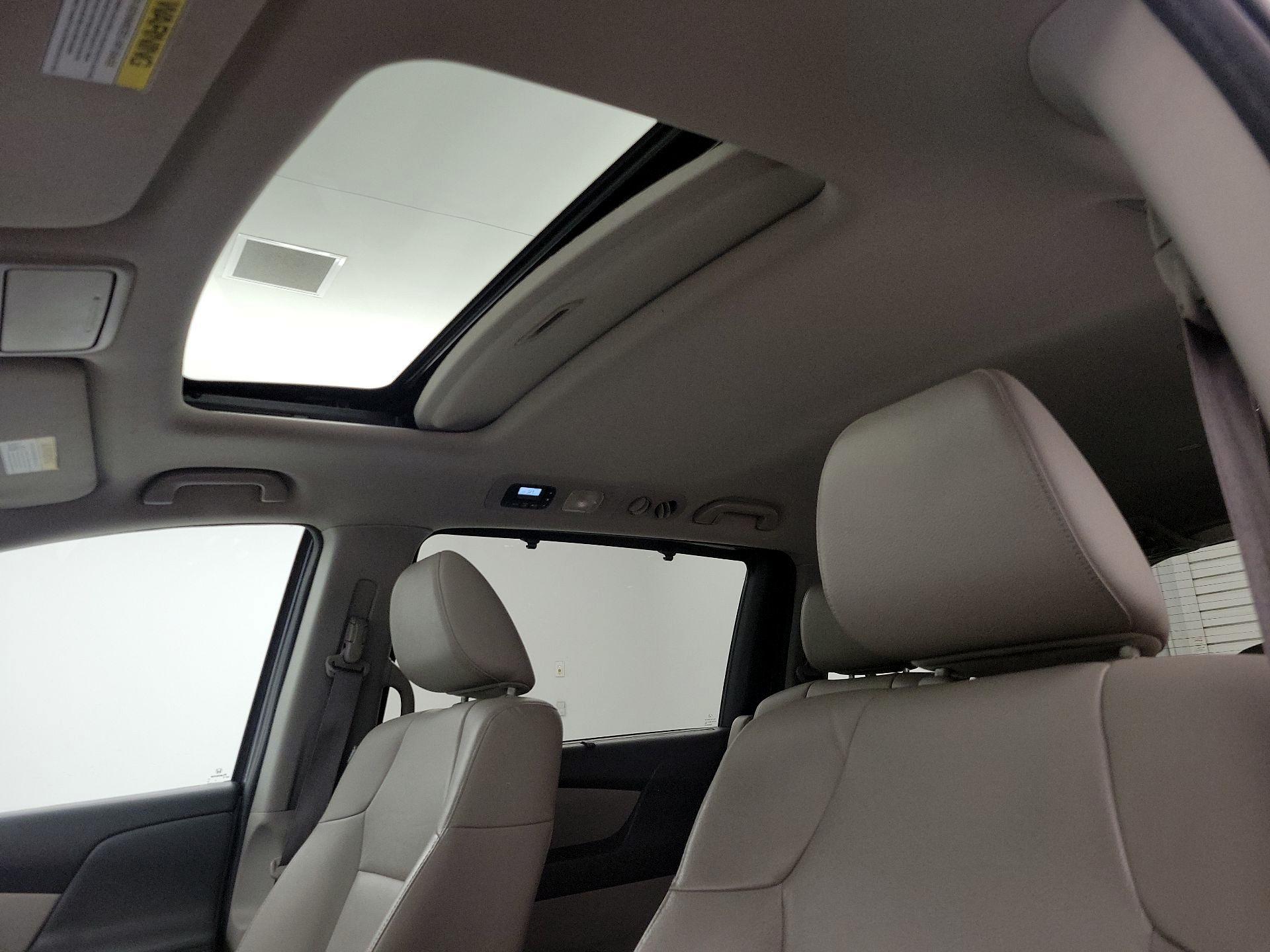 Thumbnail: 2017 Honda Odyssey - 19