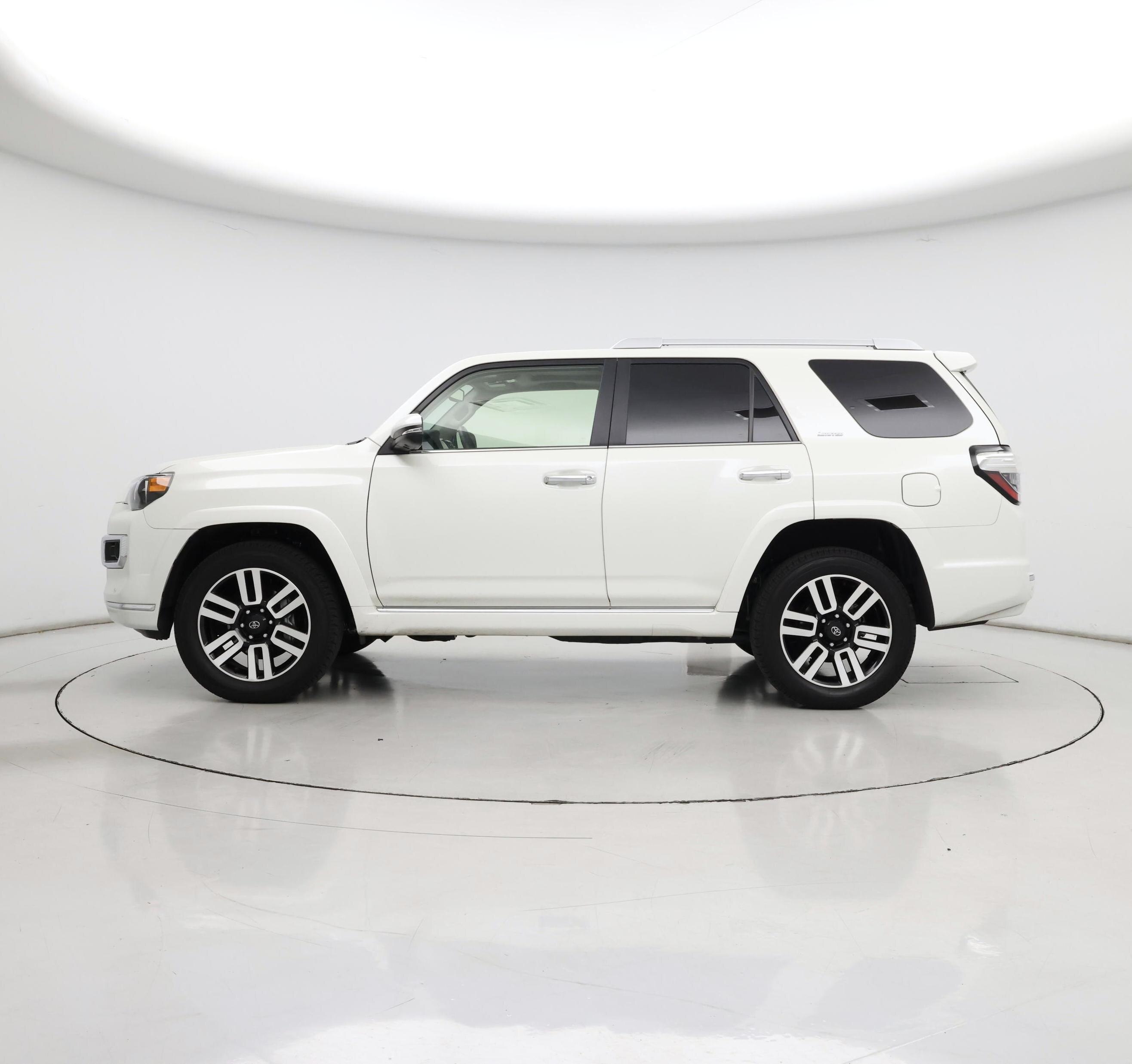 Thumbnail: 2023 Toyota 4Runner - 3