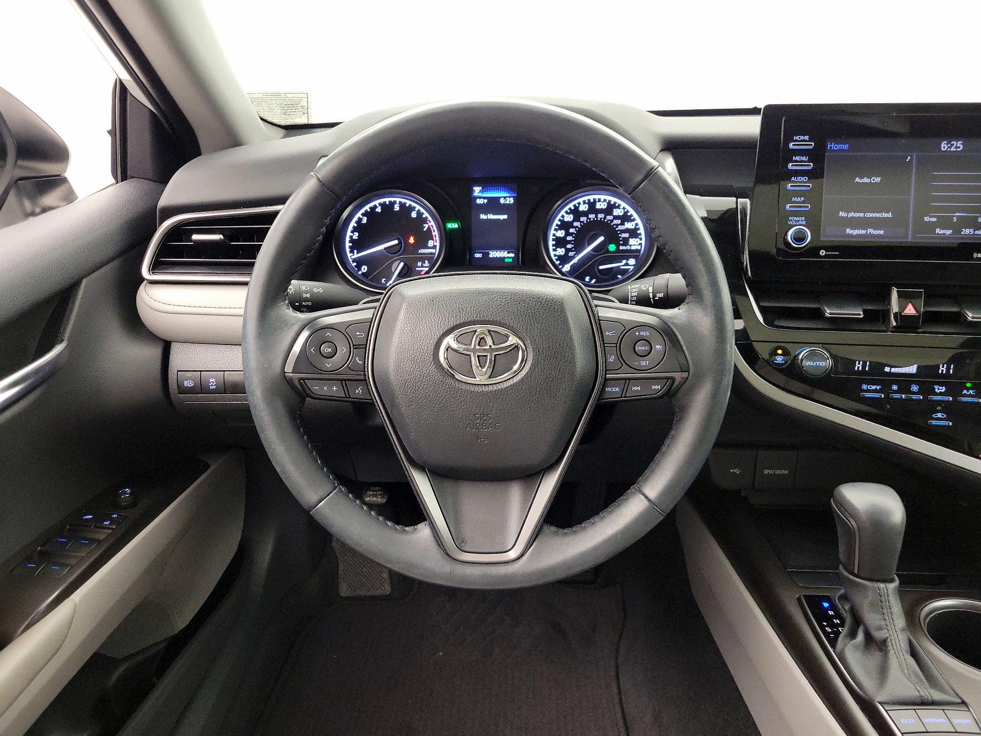 Thumbnail: 2022 Toyota Camry - 10