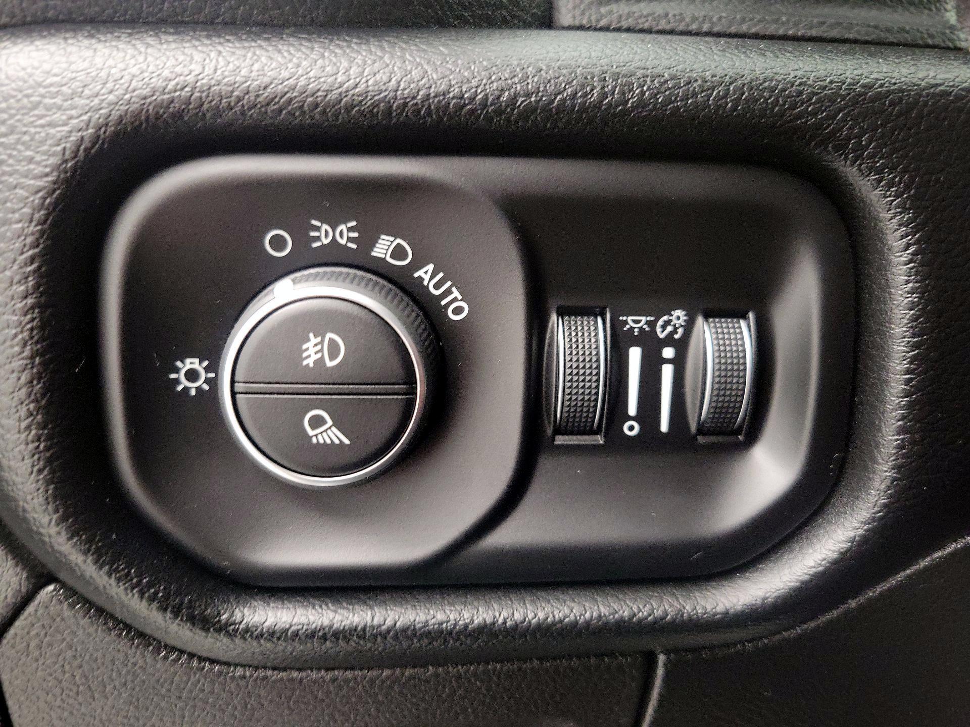 Thumbnail: 2019 RAM 1500 - 13