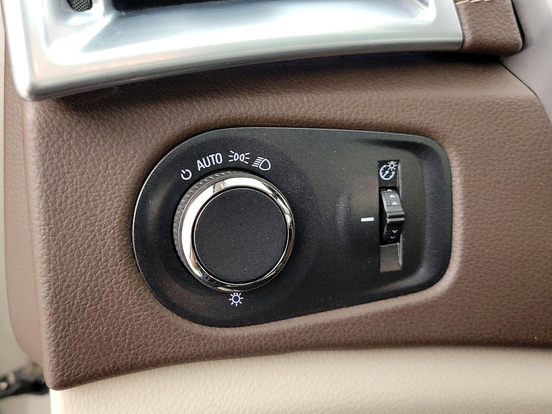 Thumbnail: 2016 Cadillac SRX - 13