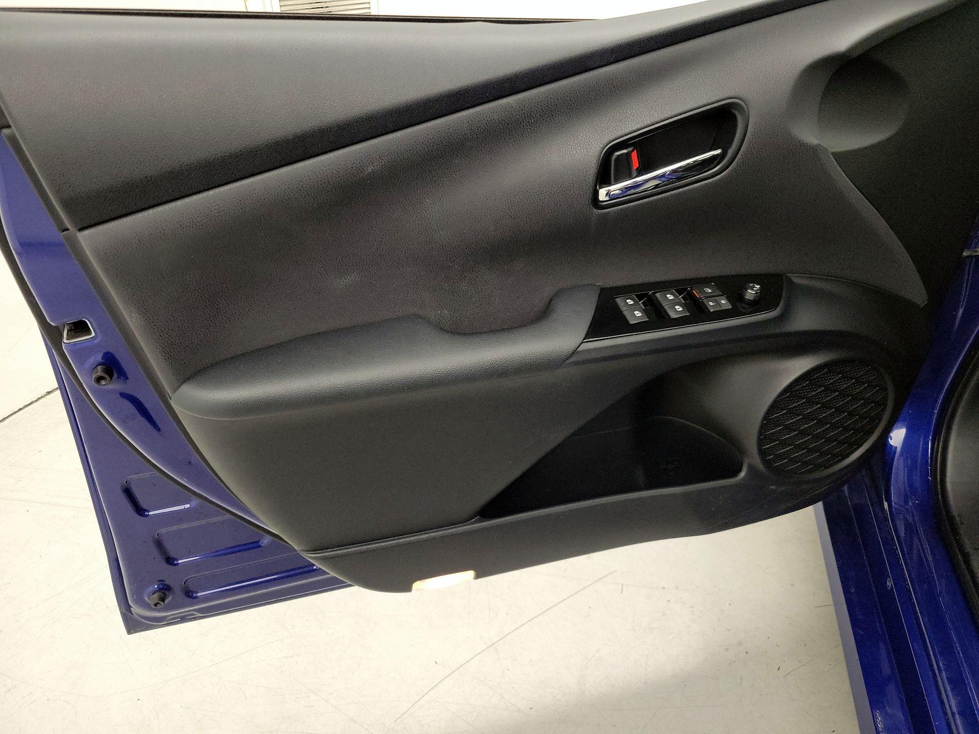 Thumbnail: 2016 Toyota Prius - 12