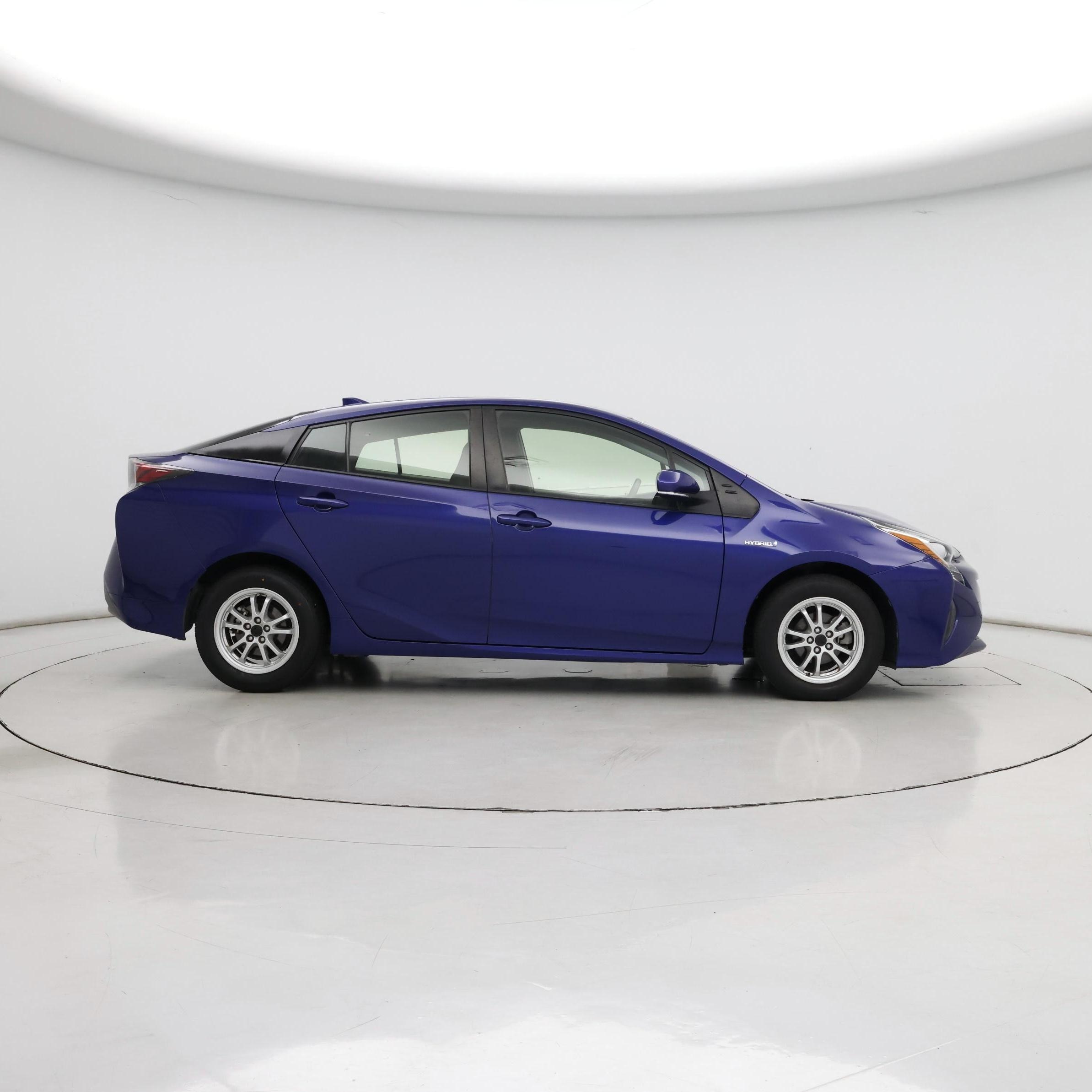 Thumbnail: 2016 Toyota Prius - 7
