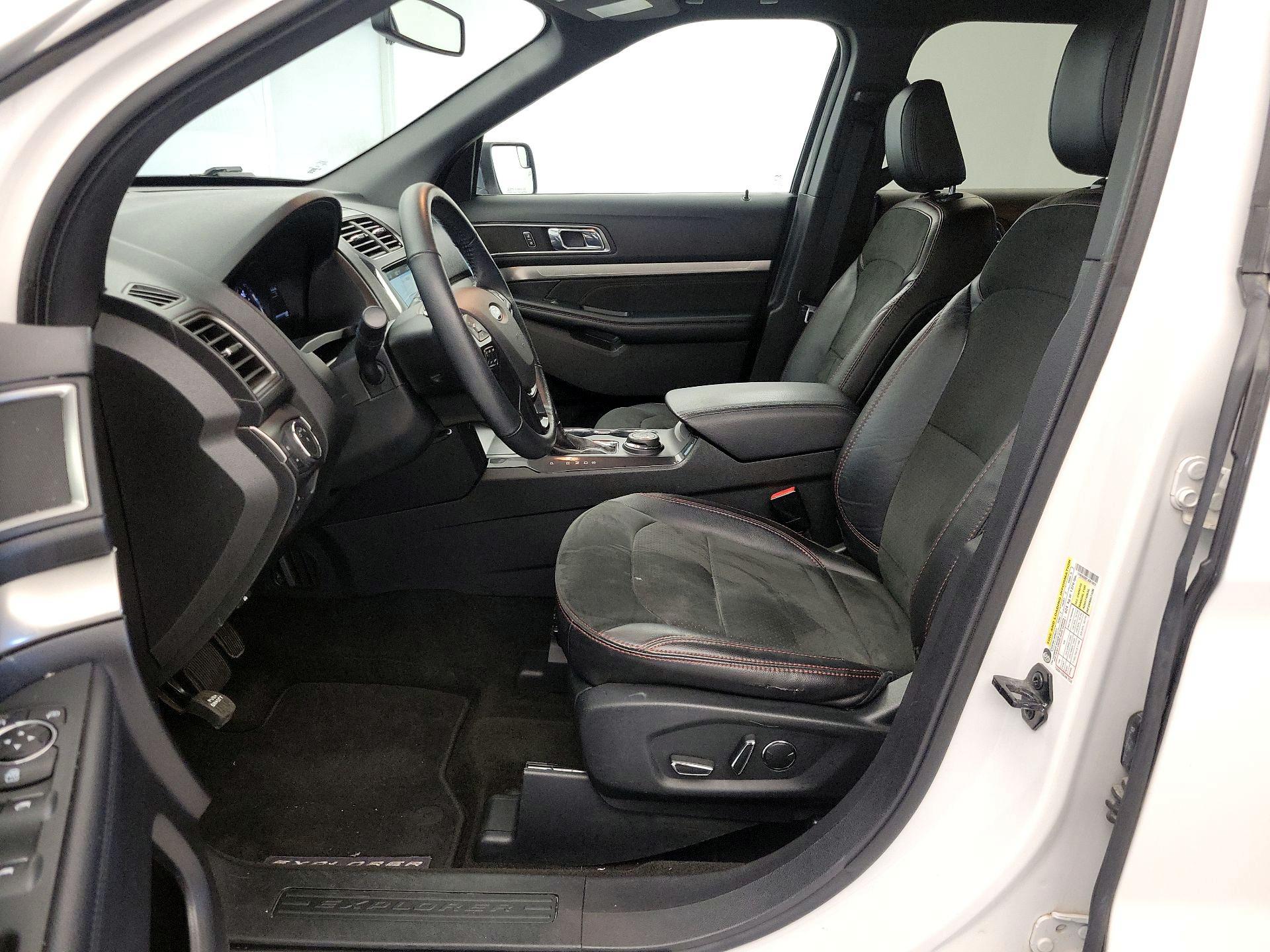 Thumbnail: 2018 Ford Explorer - 11