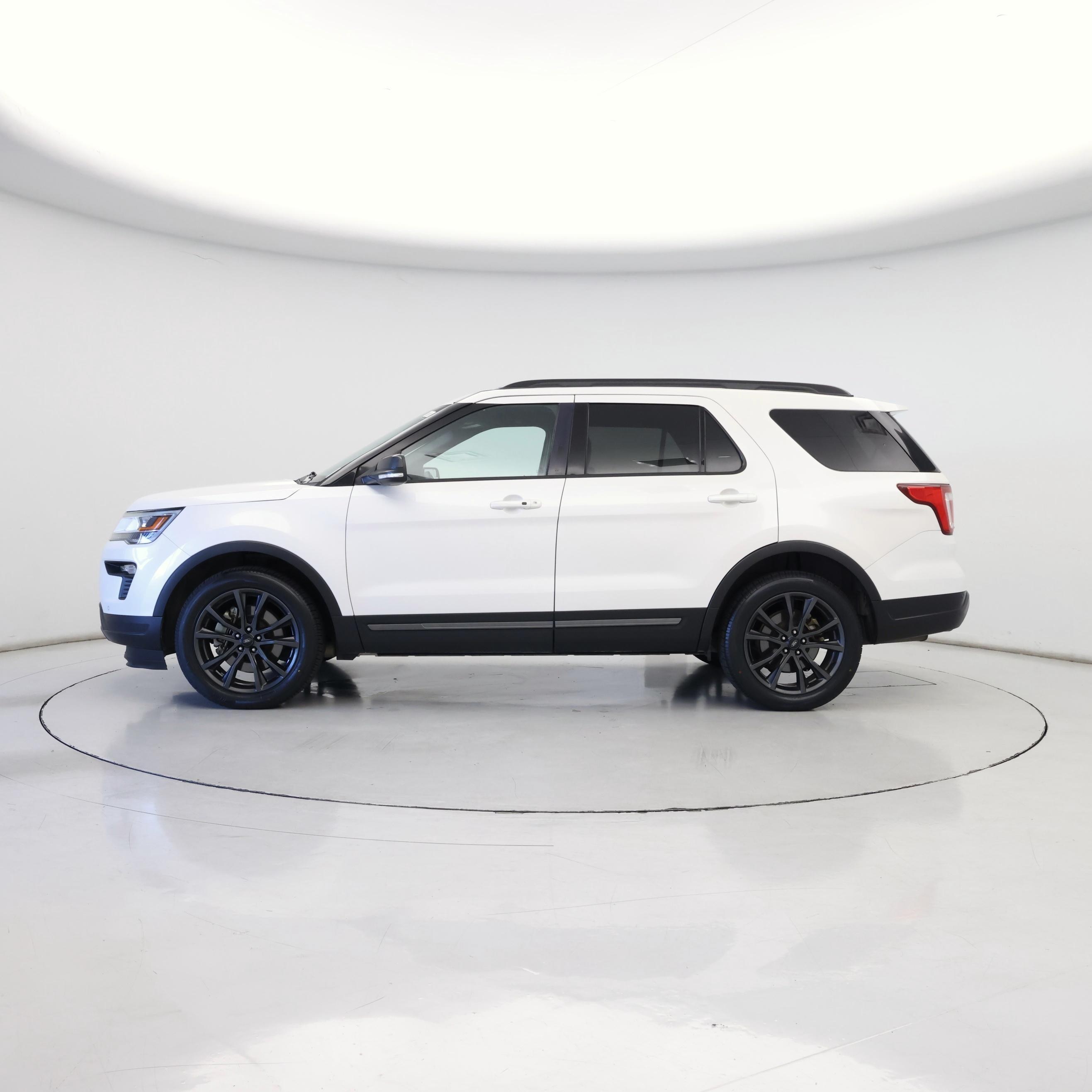 Thumbnail: 2018 Ford Explorer - 3
