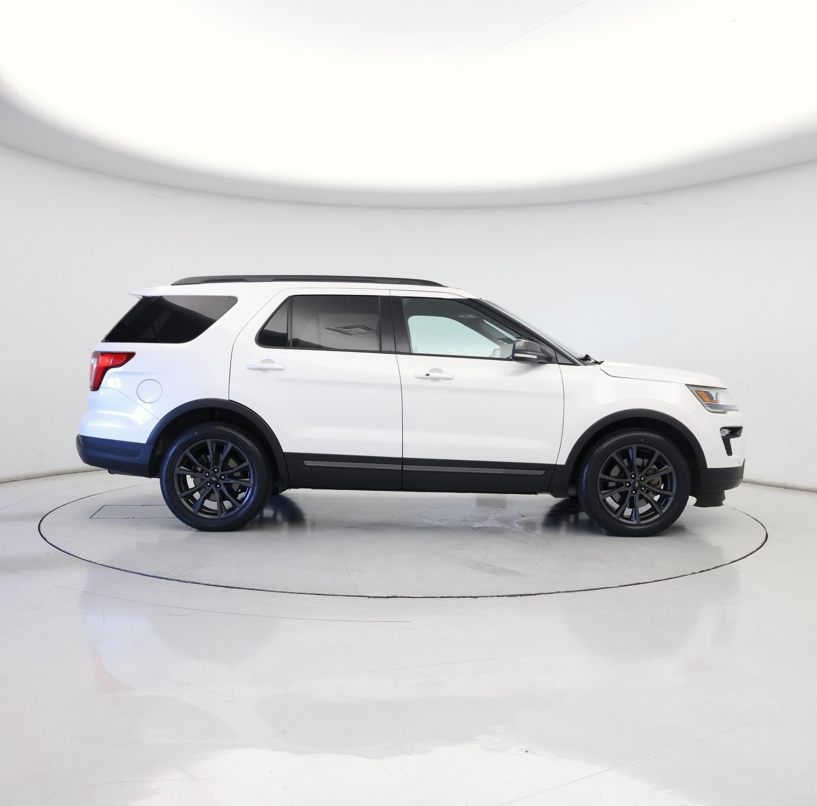 Thumbnail: 2018 Ford Explorer - 7