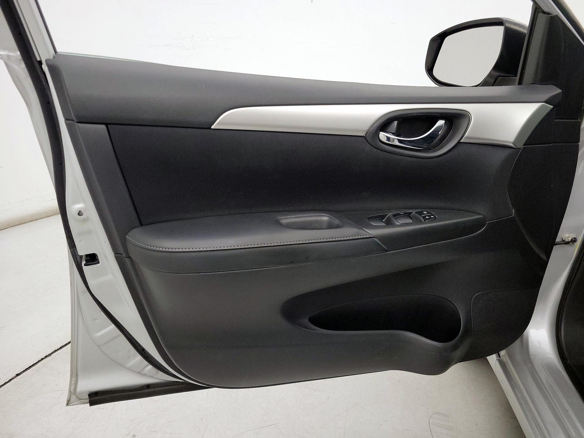 Thumbnail: 2019 Nissan Sentra - 12