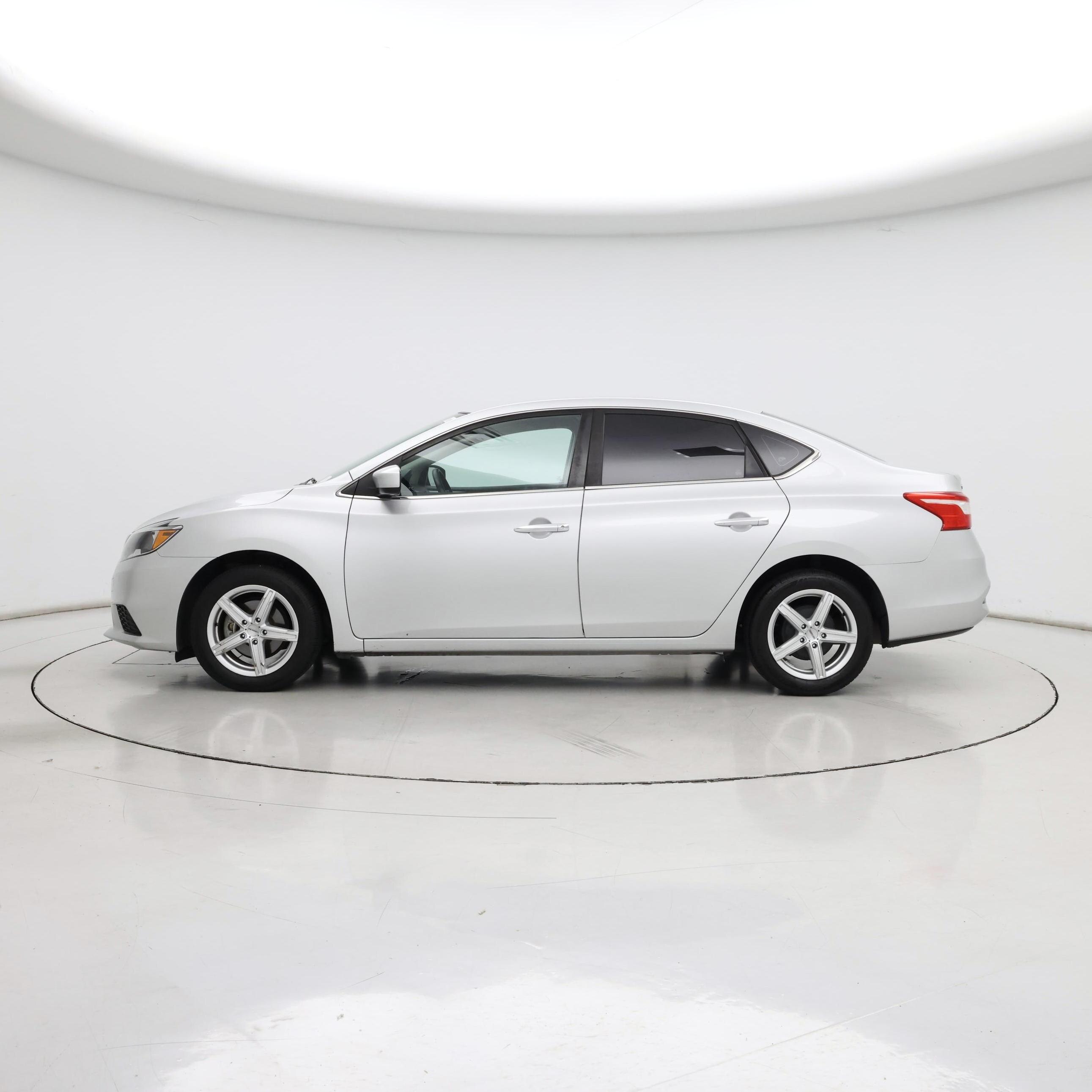 Thumbnail: 2019 Nissan Sentra - 3