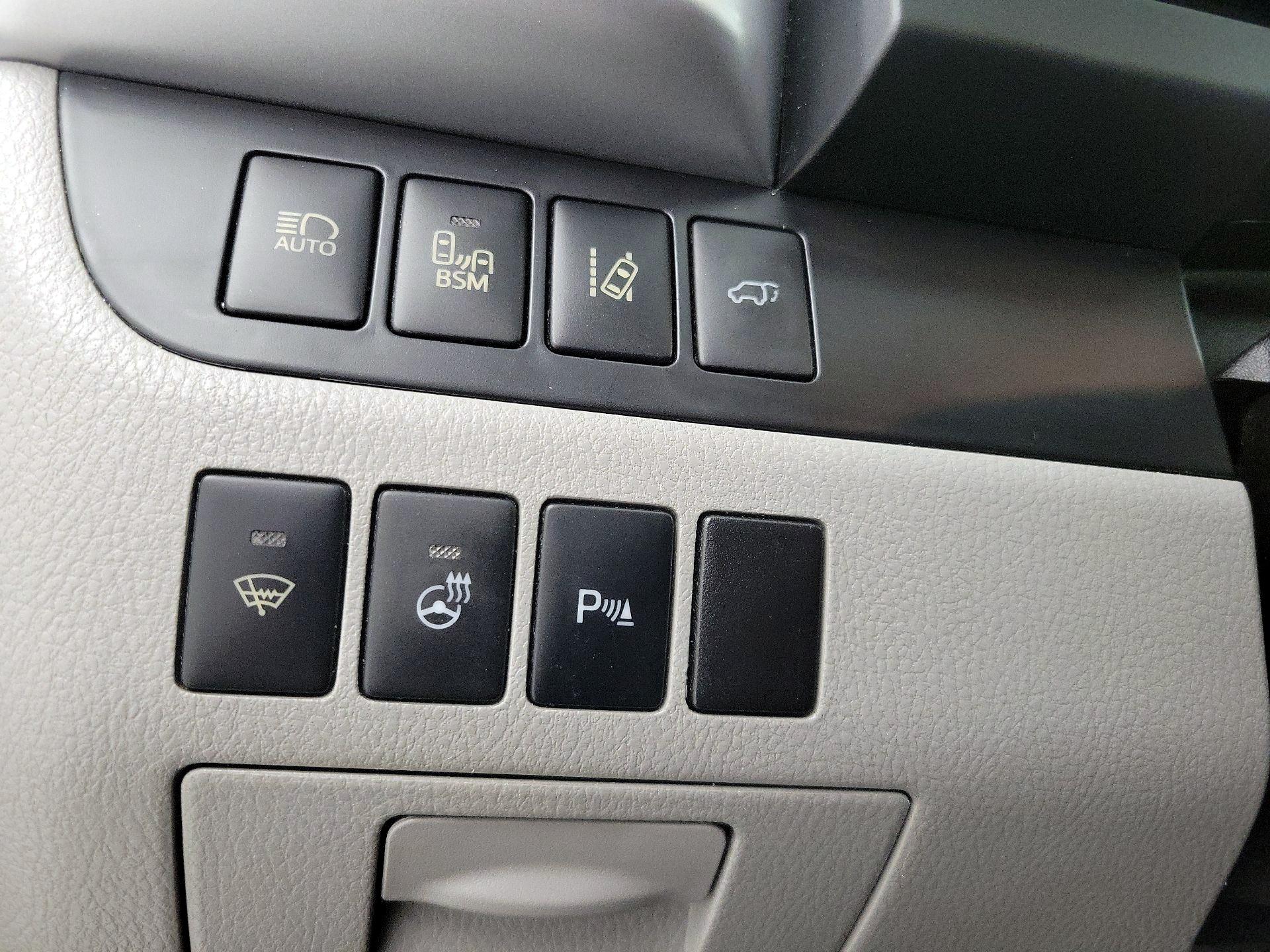 Thumbnail: 2015 Toyota Highlander - 13