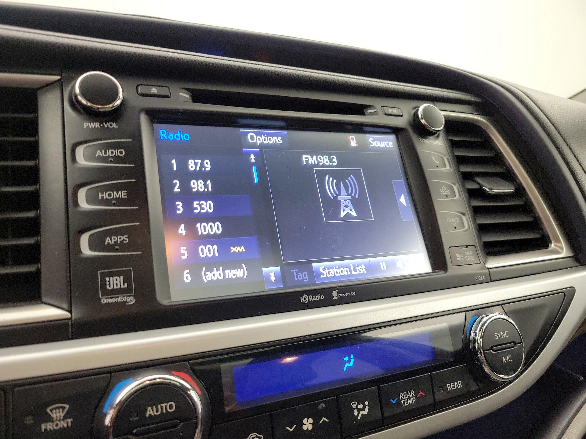Thumbnail: 2015 Toyota Highlander - 15
