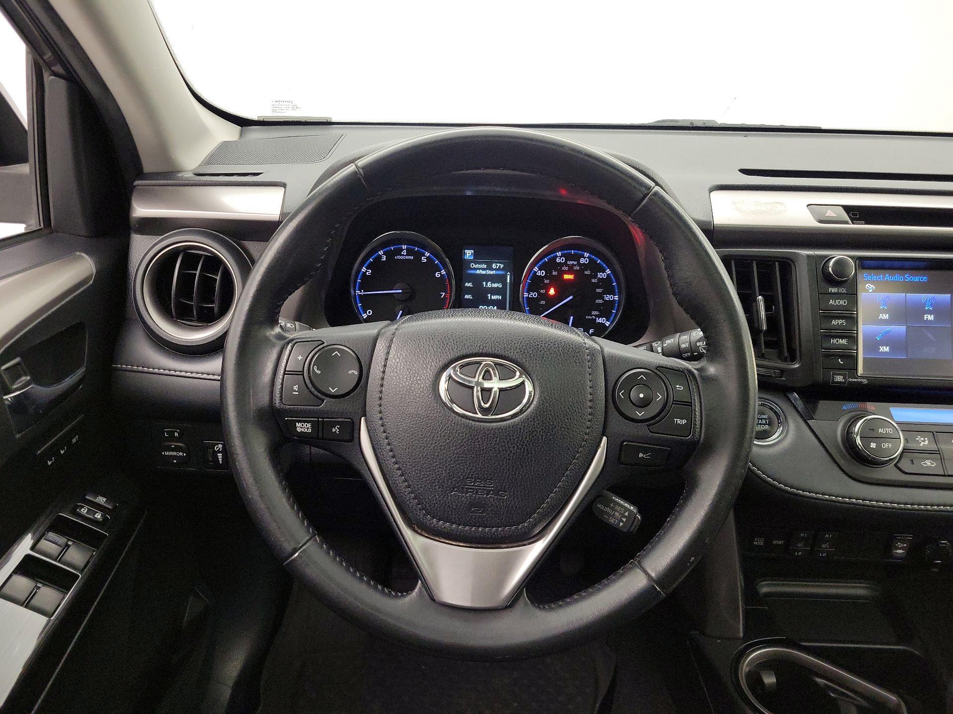 Thumbnail: 2018 Toyota RAV4 - 10