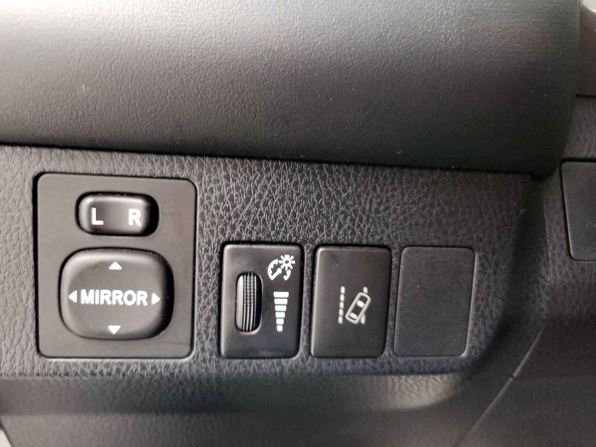 Thumbnail: 2018 Toyota RAV4 - 13