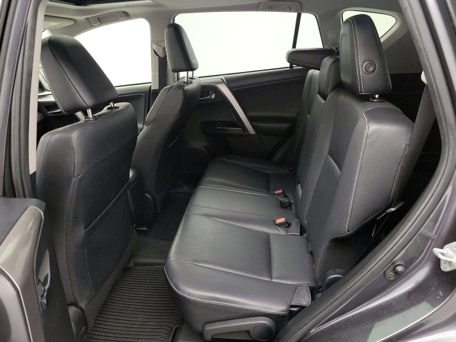 Thumbnail: 2018 Toyota RAV4 - 20