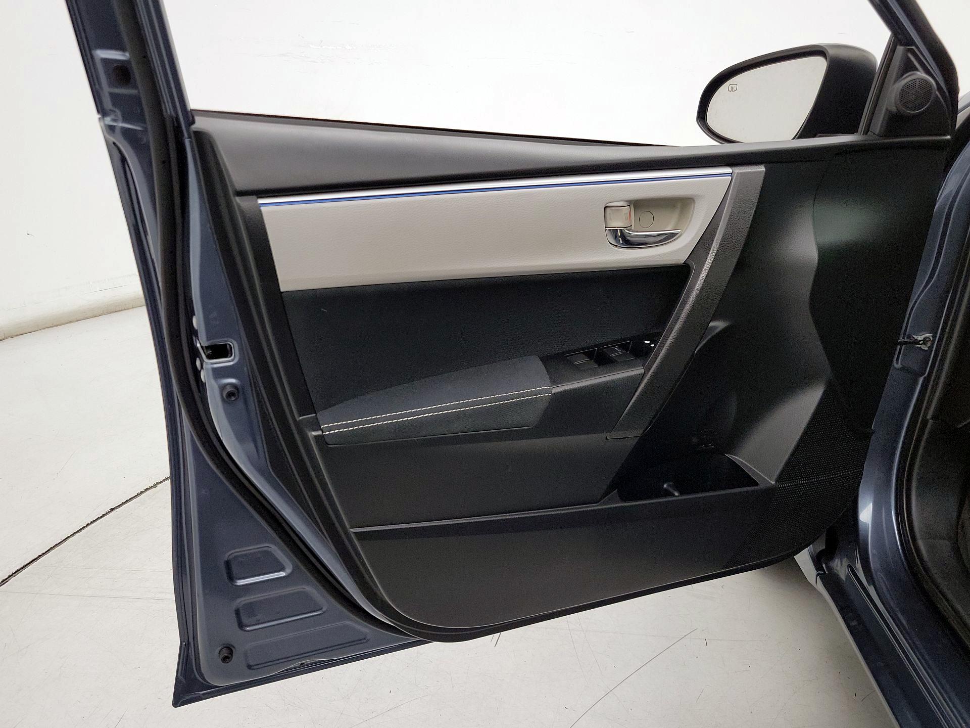 Thumbnail: 2015 Toyota Corolla - 12
