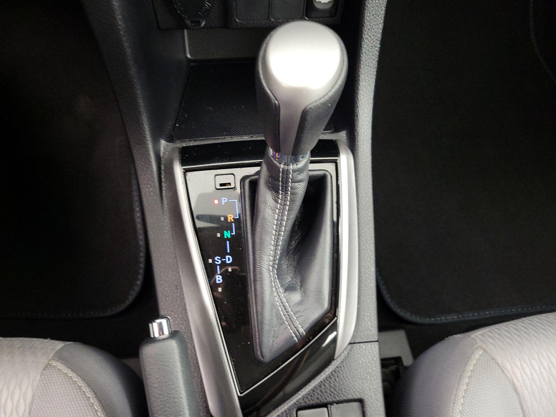 Thumbnail: 2015 Toyota Corolla - 17