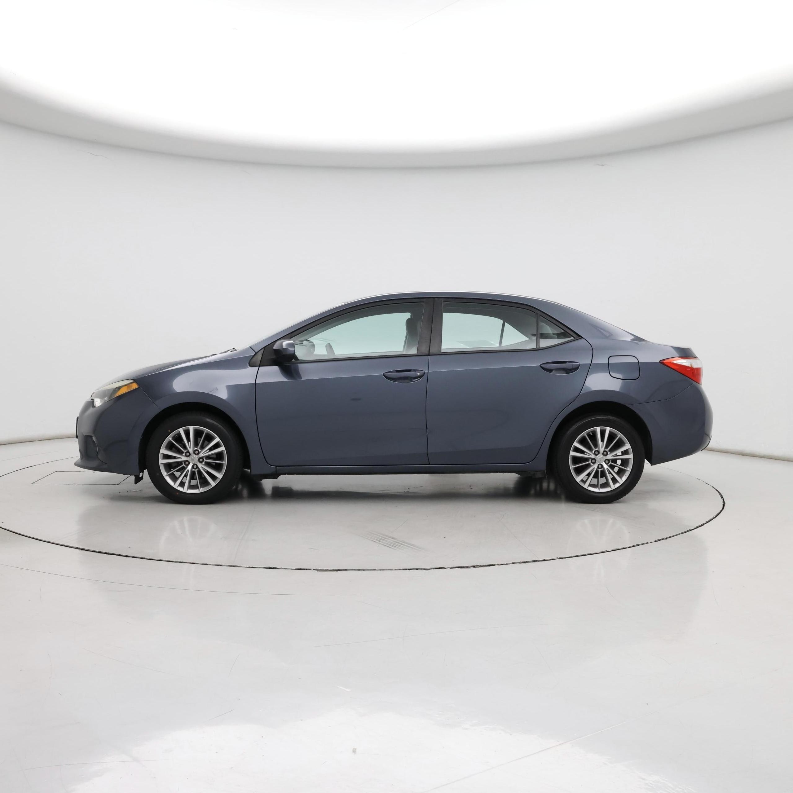 Thumbnail: 2015 Toyota Corolla - 3